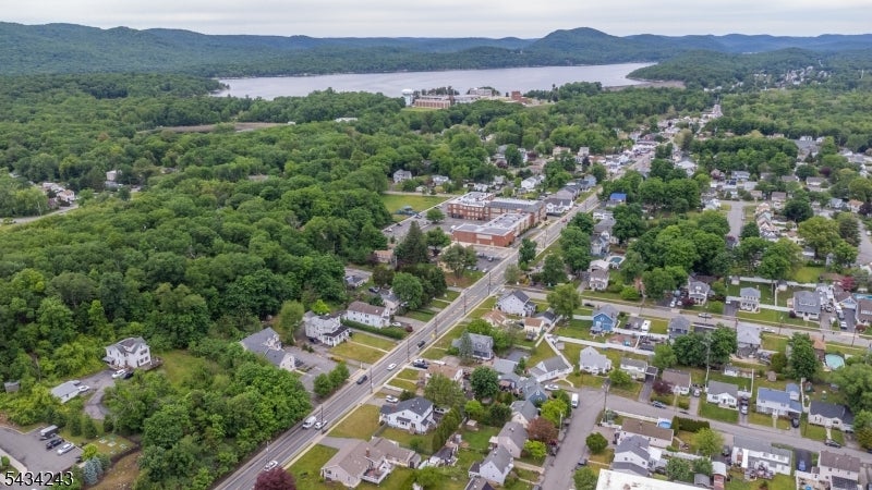 Wanaque Boro, New Jersey, 07420, United States, 4 Bedrooms Bedrooms, ,2 BathroomsBathrooms,Residential,For Sale,2049267