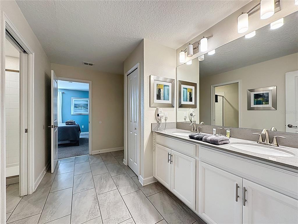 Davenport, Florida, 33896, United States, 8 Bedrooms Bedrooms, ,5 BathroomsBathrooms,Residential,For Sale,1992116