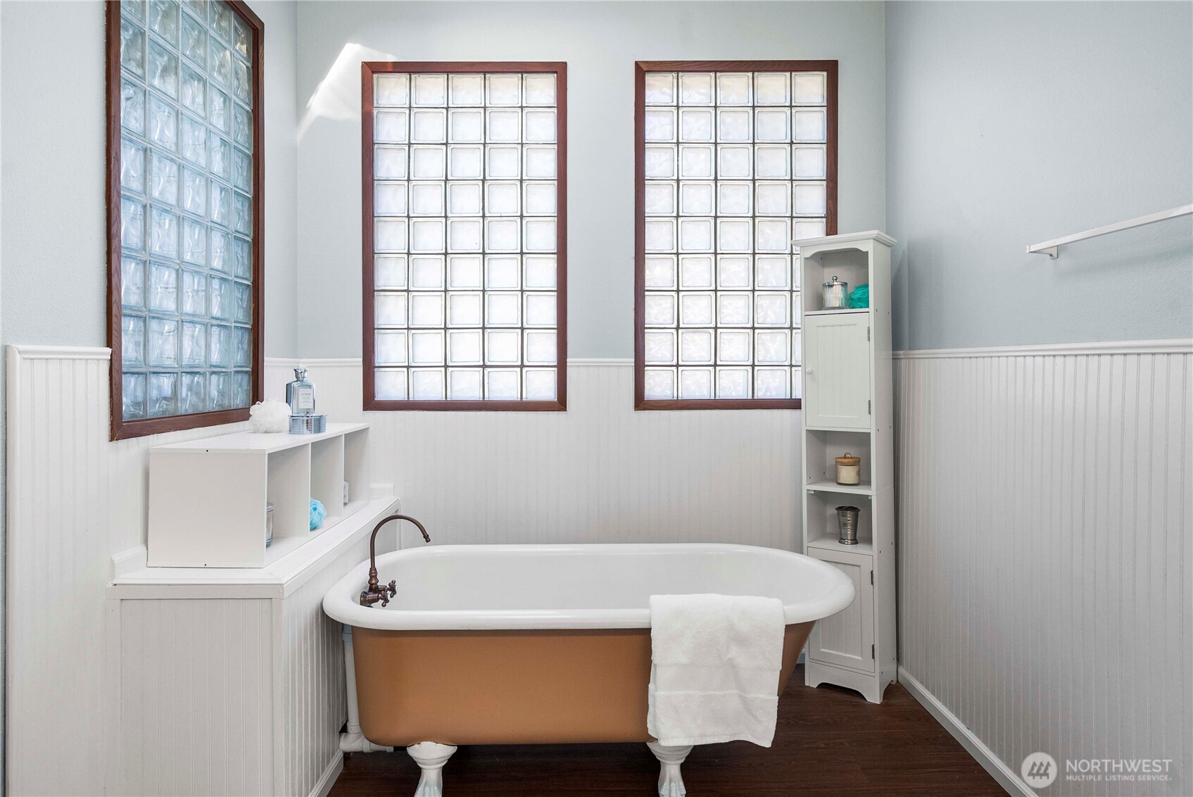 Puyallup, Washington, 98374, United States, 4 Bedrooms Bedrooms, ,2 BathroomsBathrooms,Residential,For Sale,1987950