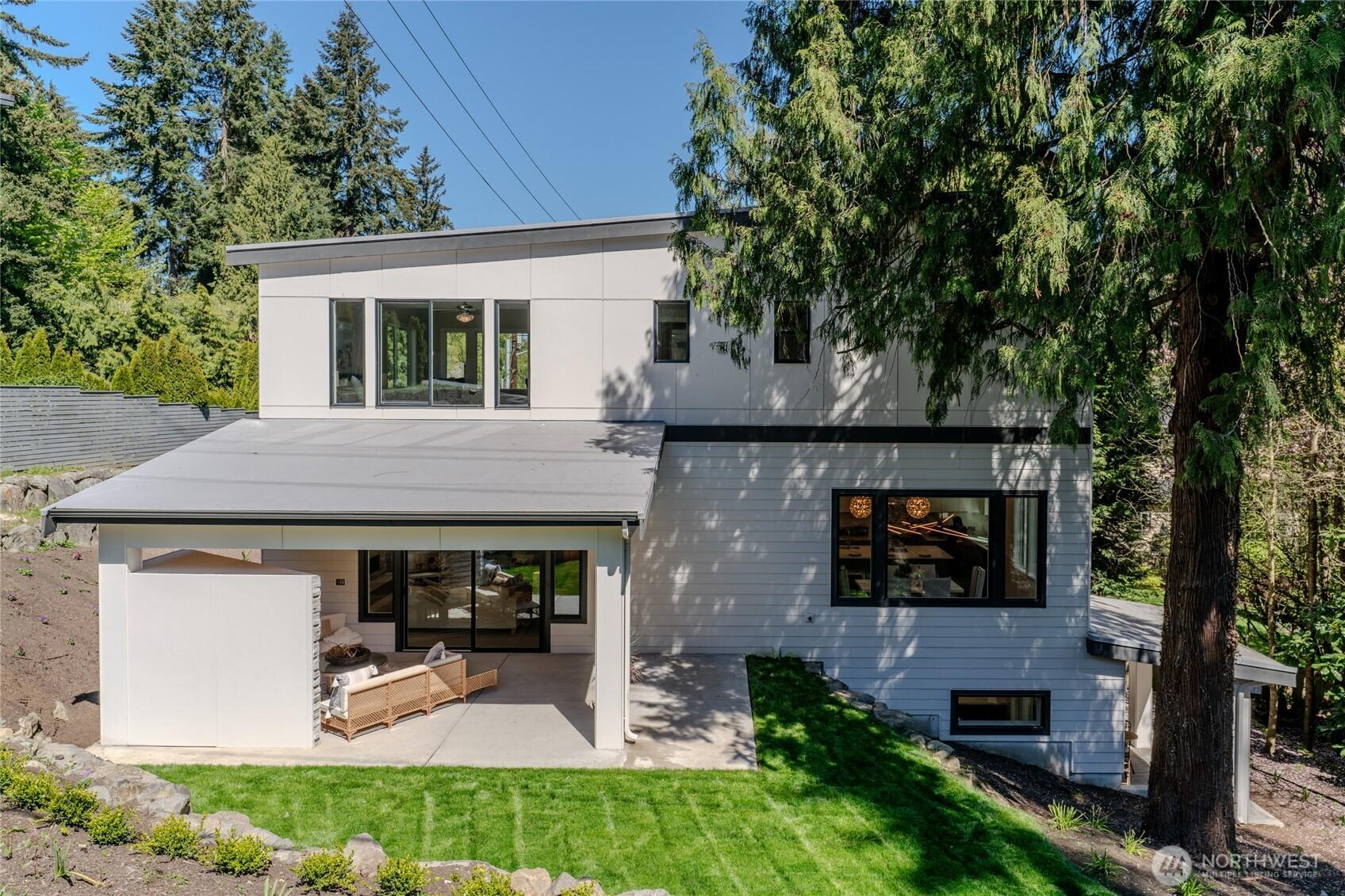 BELLEVUE, Washington, 98004, United States, 5 Bedrooms Bedrooms, ,5 BathroomsBathrooms,Residential,For Sale,1875592