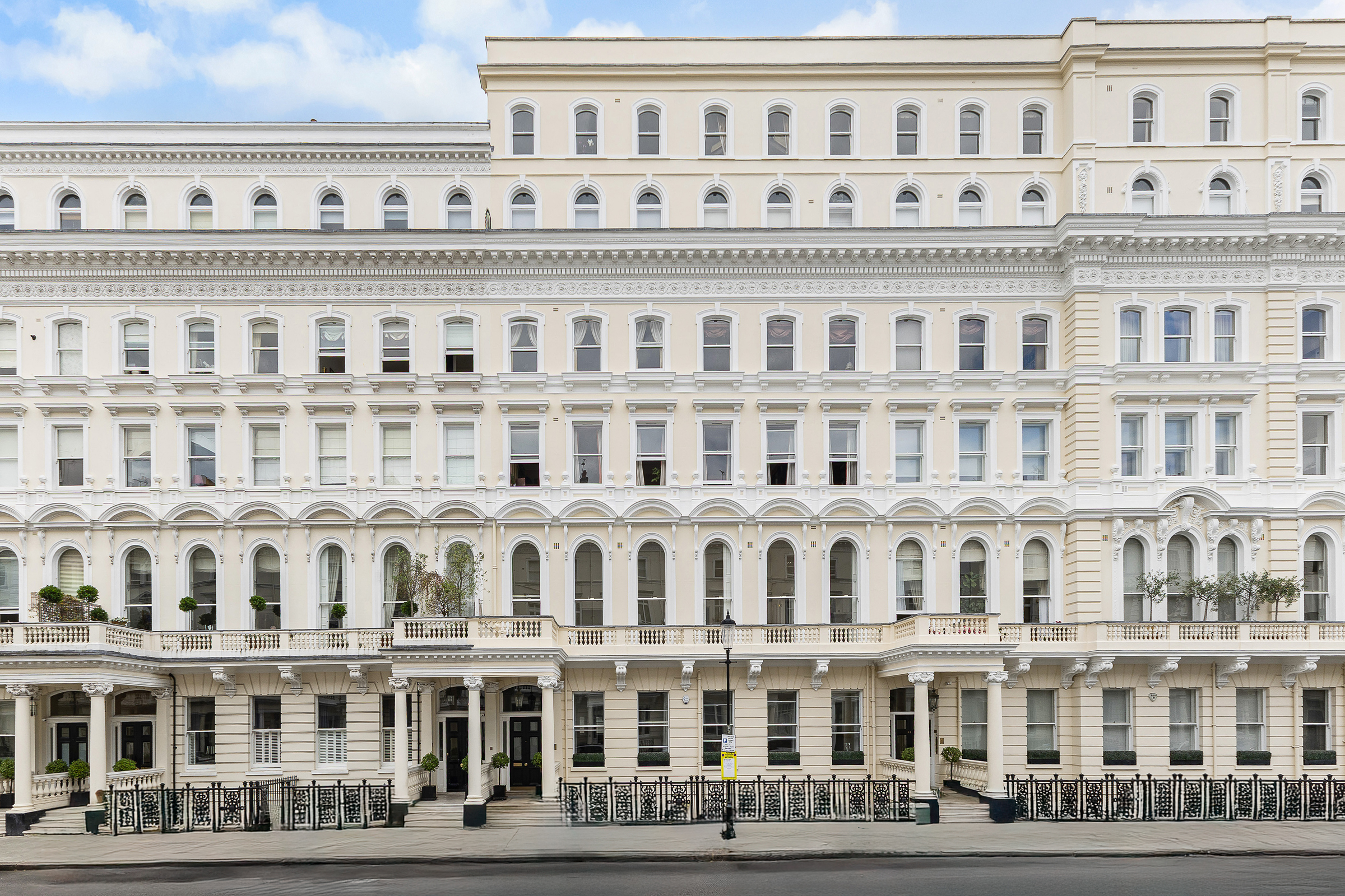  Grand Proportions on in Queen