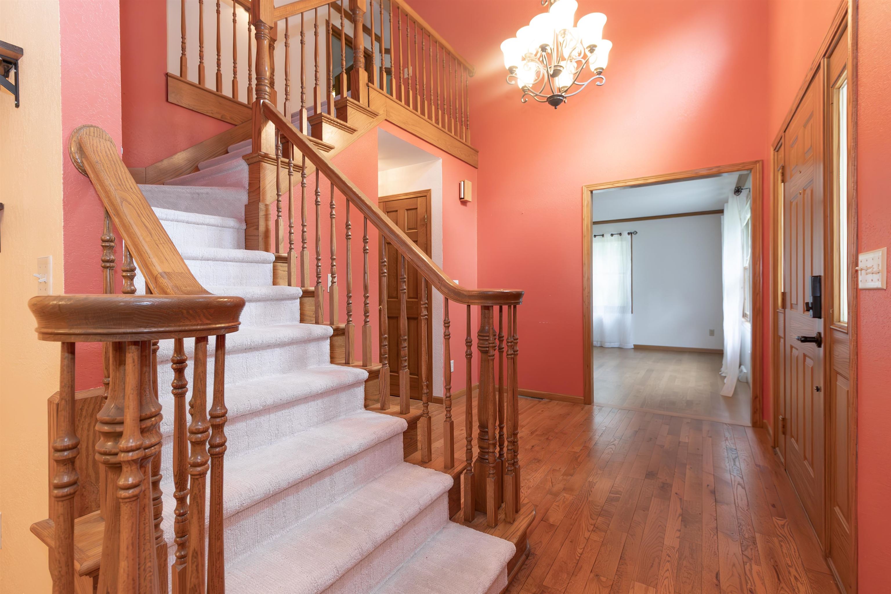 WAUPACA, Wisconsin, 54981, United States, 4 Bedrooms Bedrooms, ,3 BathroomsBathrooms,Residential,For Sale,1913222