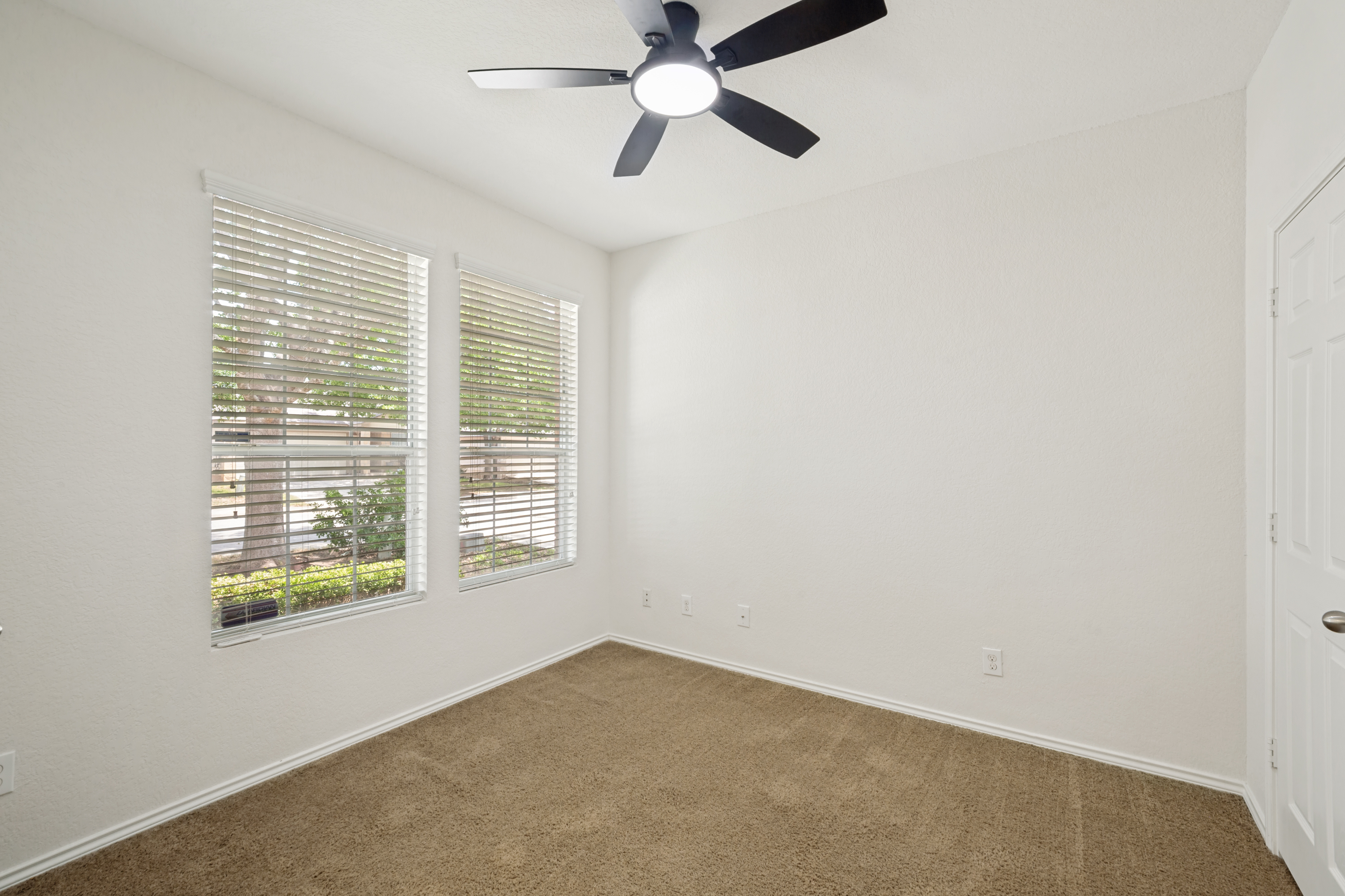  Charming Home with Fireplace and Patio - 物件實景