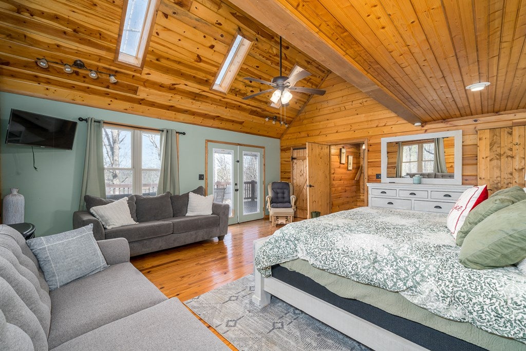 Ellijay, Georgia, 30540, United States, 4 Bedrooms Bedrooms, ,4 BathroomsBathrooms,Residential,For Sale,1858933