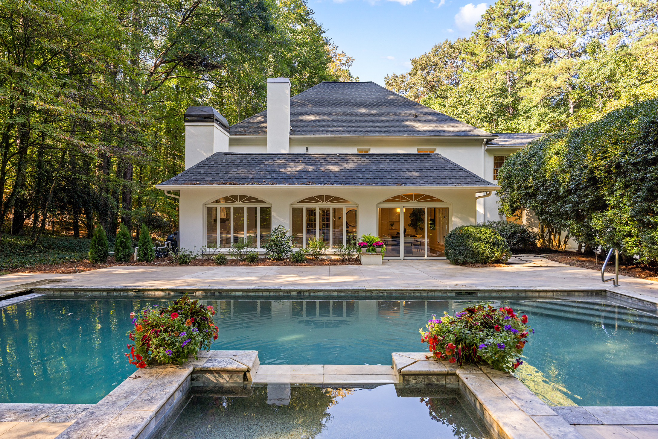  Timeless Architecture, Refined Interiors, and Modern Comfort in Sandy Springs - 物件實景