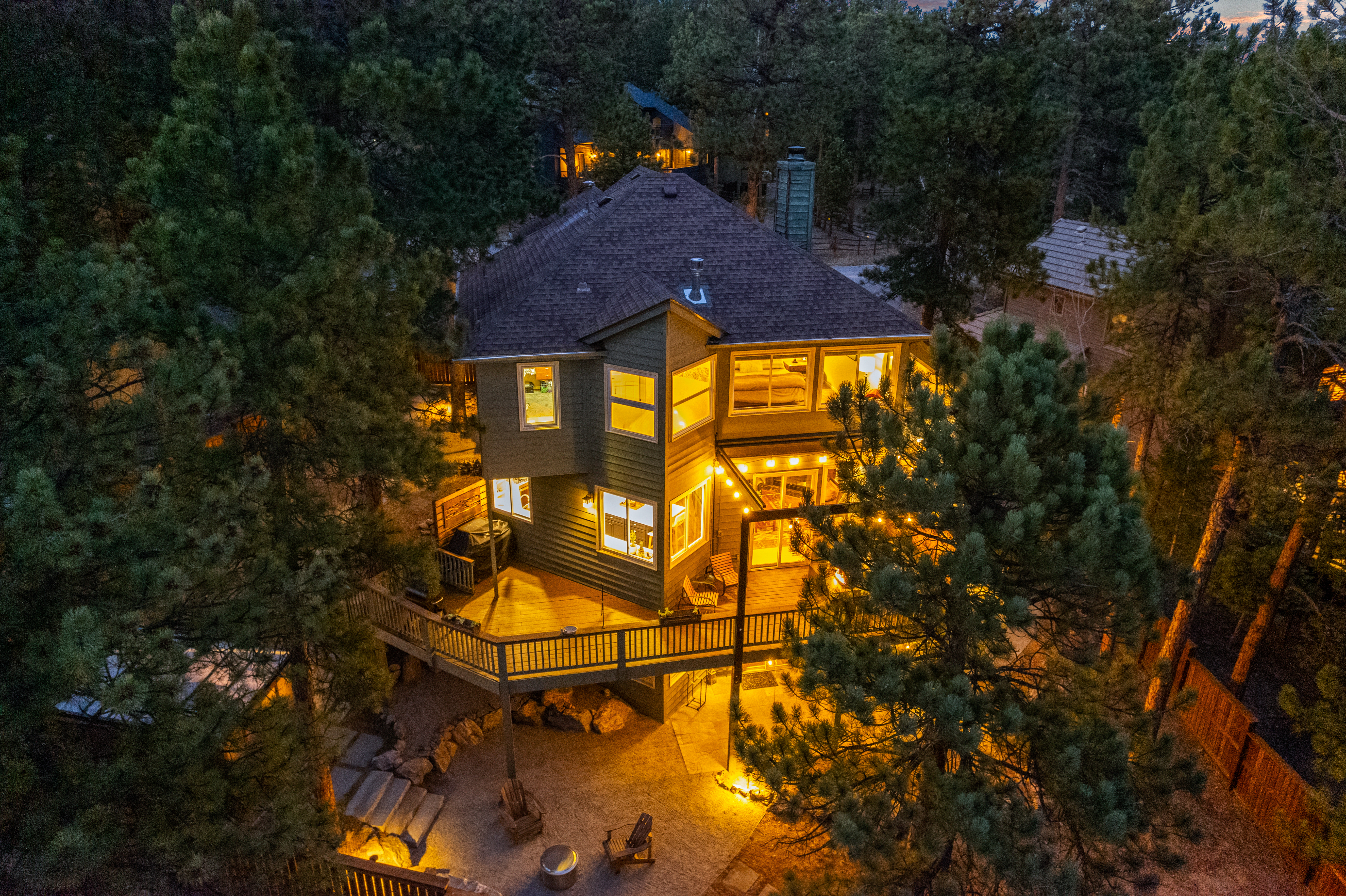  Refined Mountain Living in the Coveted Troutdale Enclave of North Evergreen - 物件實景