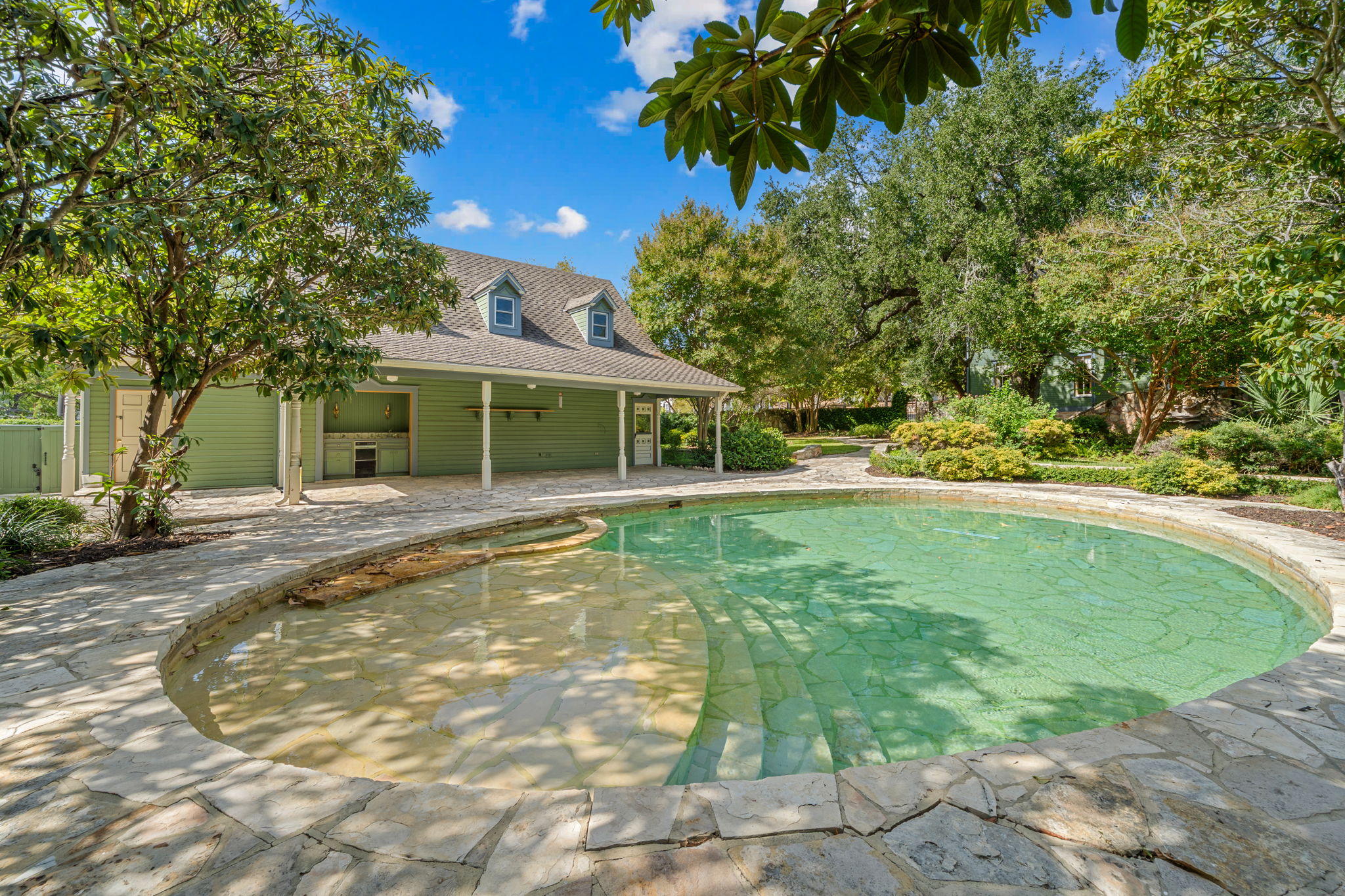 San Marcos, Texas, 78666, United States, 3 Bedrooms Bedrooms, ,4 BathroomsBathrooms,Residential,For Sale,1981922