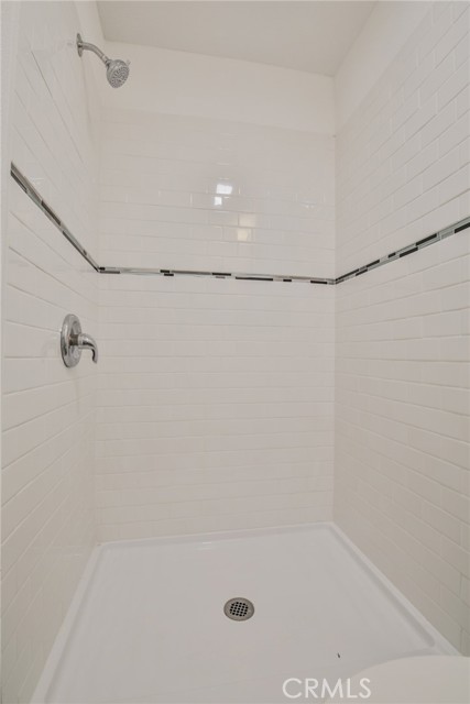 Los Angeles, California, 90003, United States, 5 Bedrooms Bedrooms, ,Residential,For Sale,1889512
