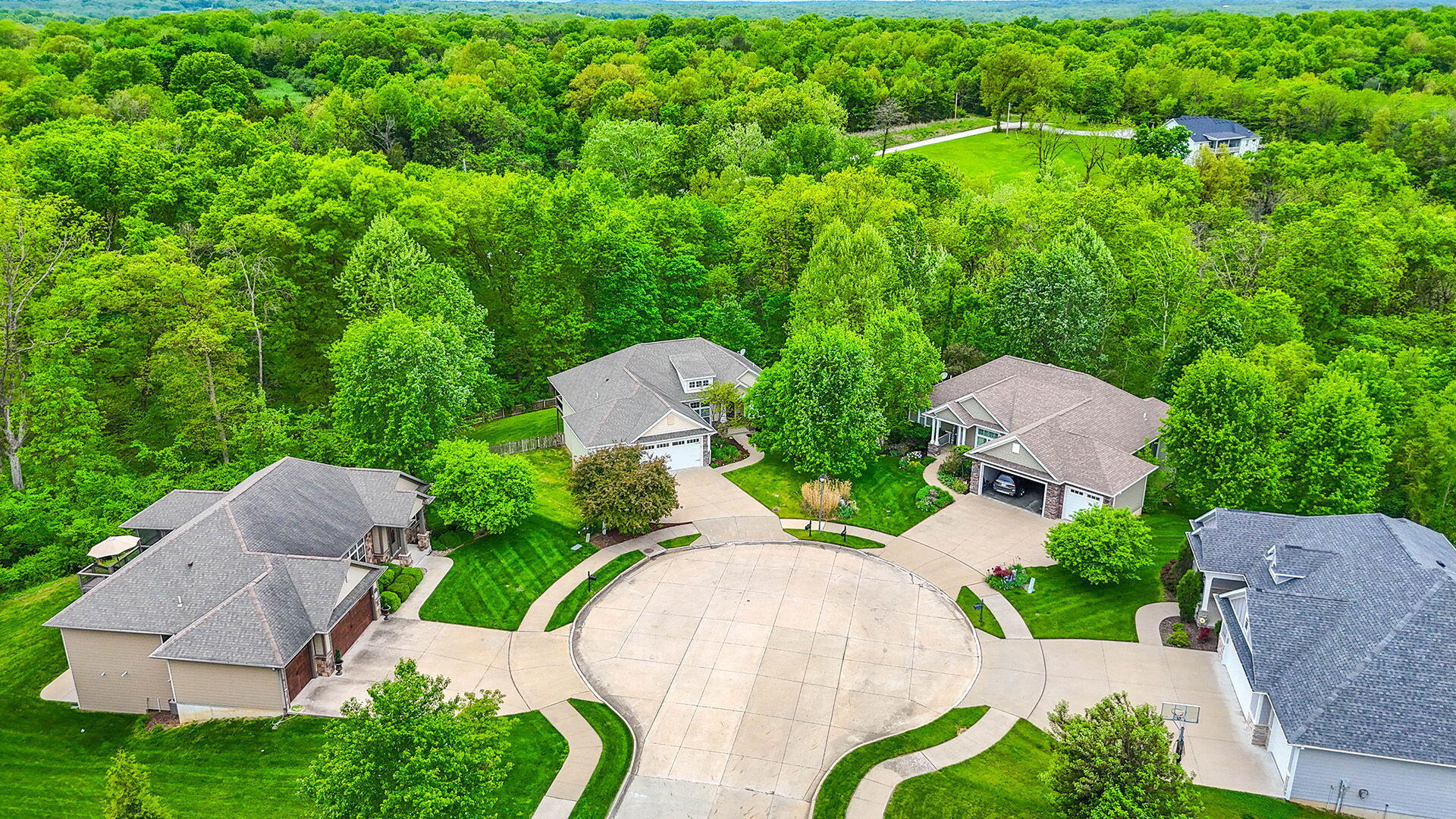COLUMBIA, Missouri, 65203, United States, 5 Bedrooms Bedrooms, ,3 BathroomsBathrooms,Residential,For Sale,2023724