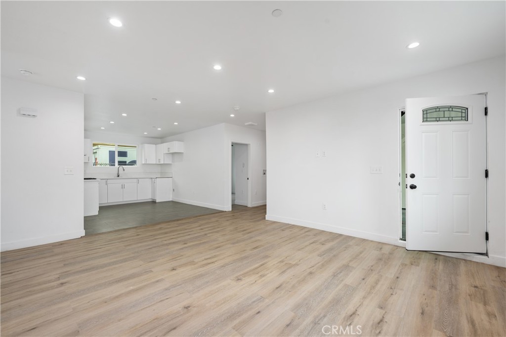 Los Angeles, California, 90011, United States, ,Residential,For Sale,1991089