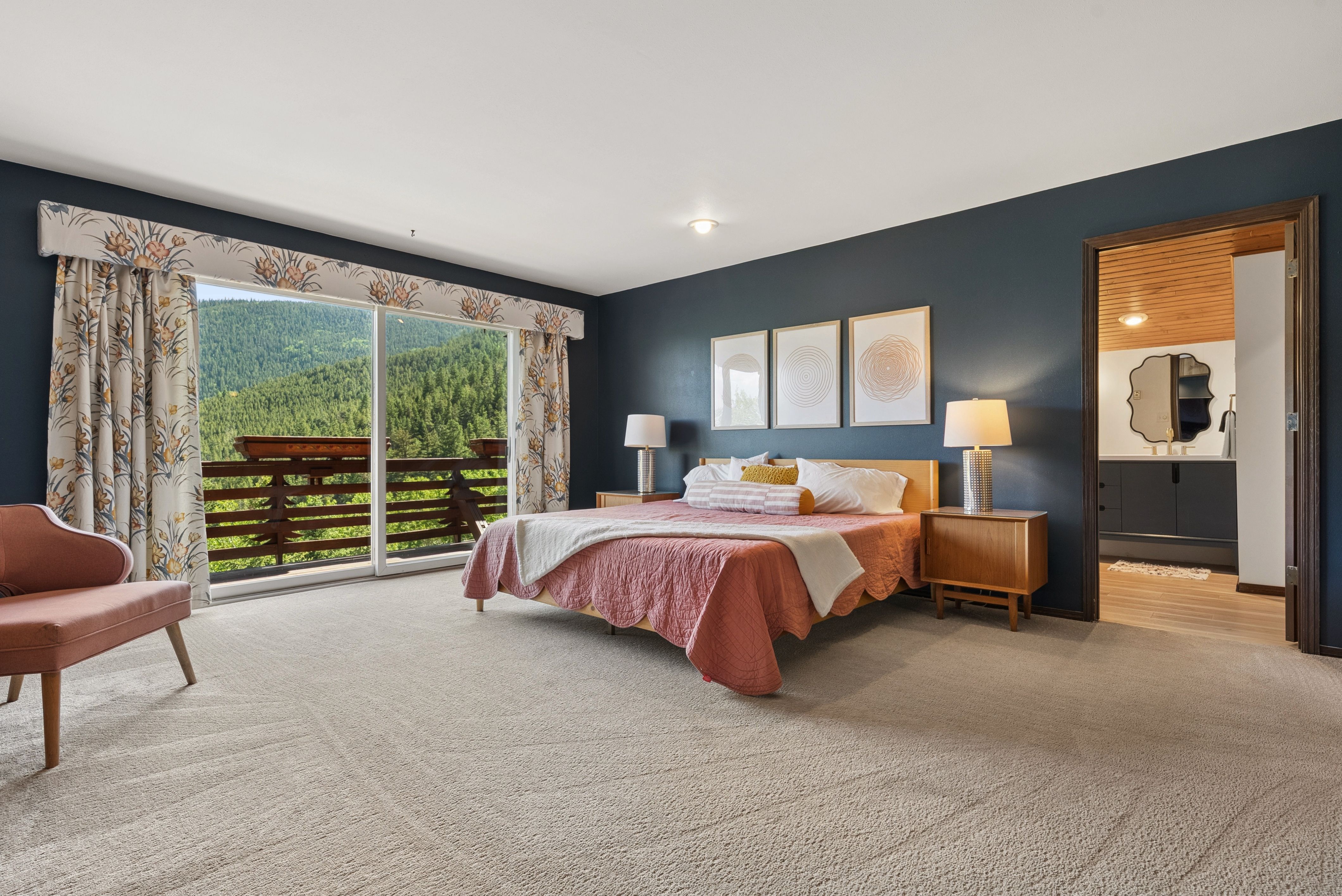  Mountain Chalet on Almost 8 Acres - 物件實景