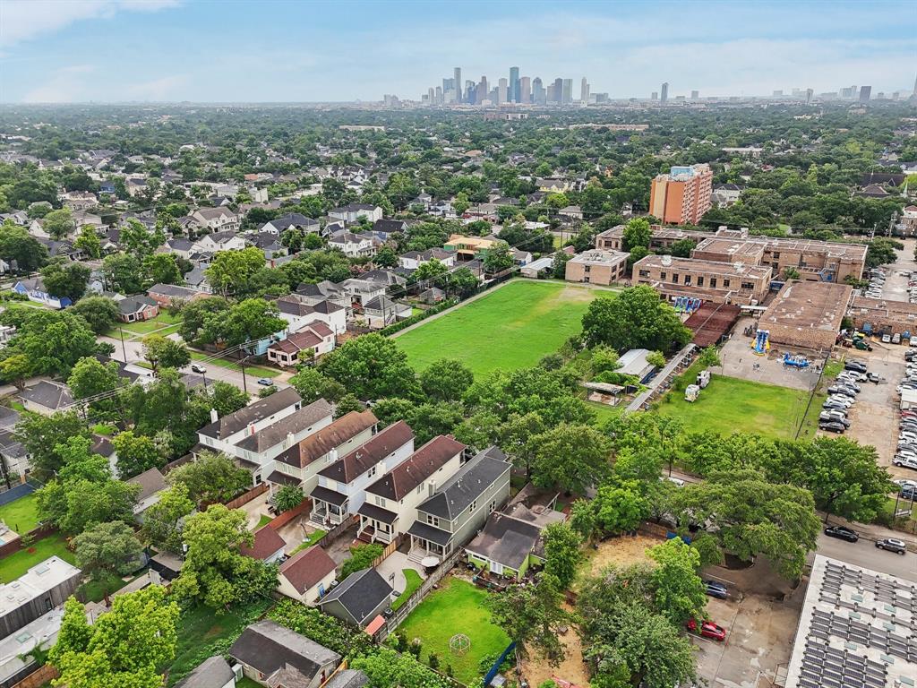 Houston, Texas, 77008, United States, 3 Bedrooms Bedrooms, ,3 BathroomsBathrooms,Residential,For Sale,1931769