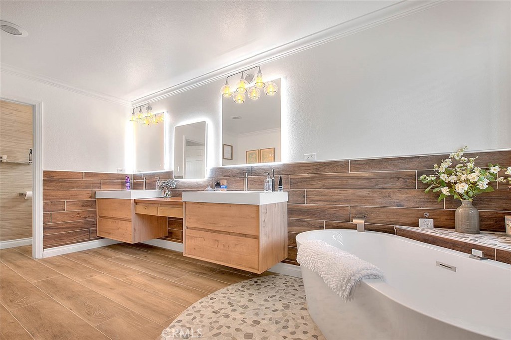 Corona, California, 92881, United States, 6 Bedrooms Bedrooms, ,6 BathroomsBathrooms,Residential,For Sale,1810577