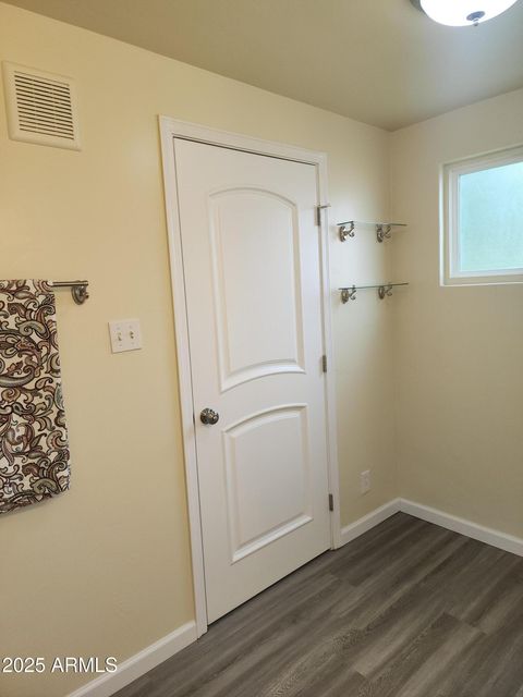 Phoenix, Arizona, 85013, United States, 3 Bedrooms Bedrooms, ,1 BathroomBathrooms,Residential,For Sale,1851751