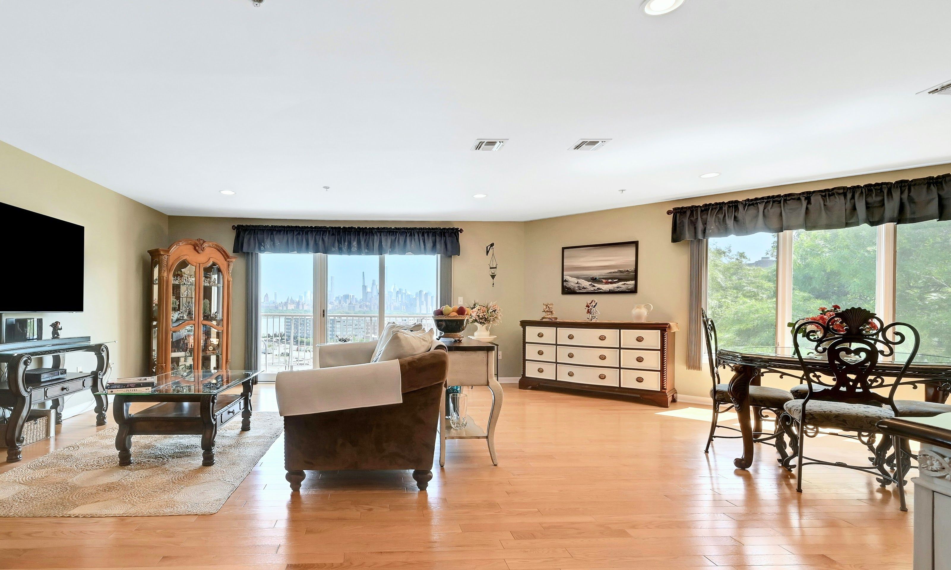 45 Legend Hills Drive, Edgewater, NJ 07020 - 物件實景