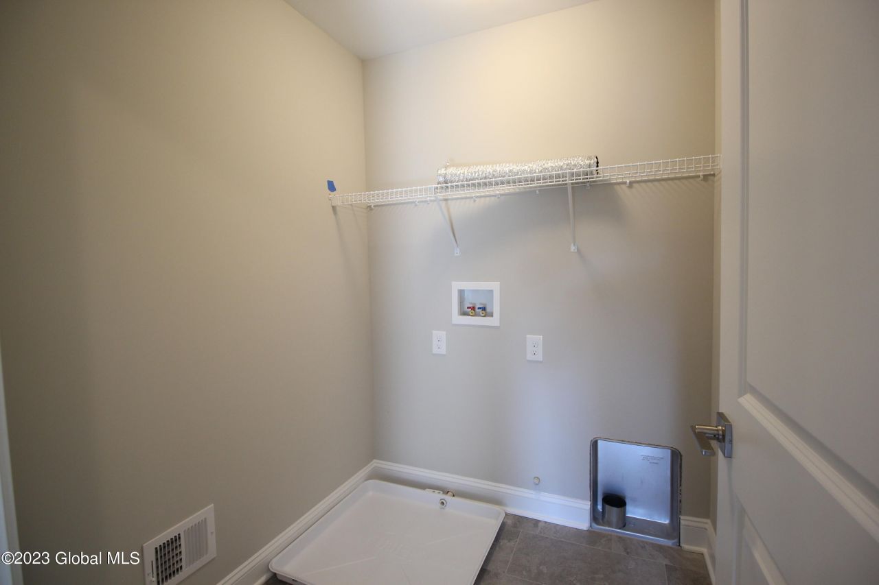 Clifton Park, New York, 12065, United States, 4 Bedrooms Bedrooms, ,3 BathroomsBathrooms,Residential,For Sale,1933145