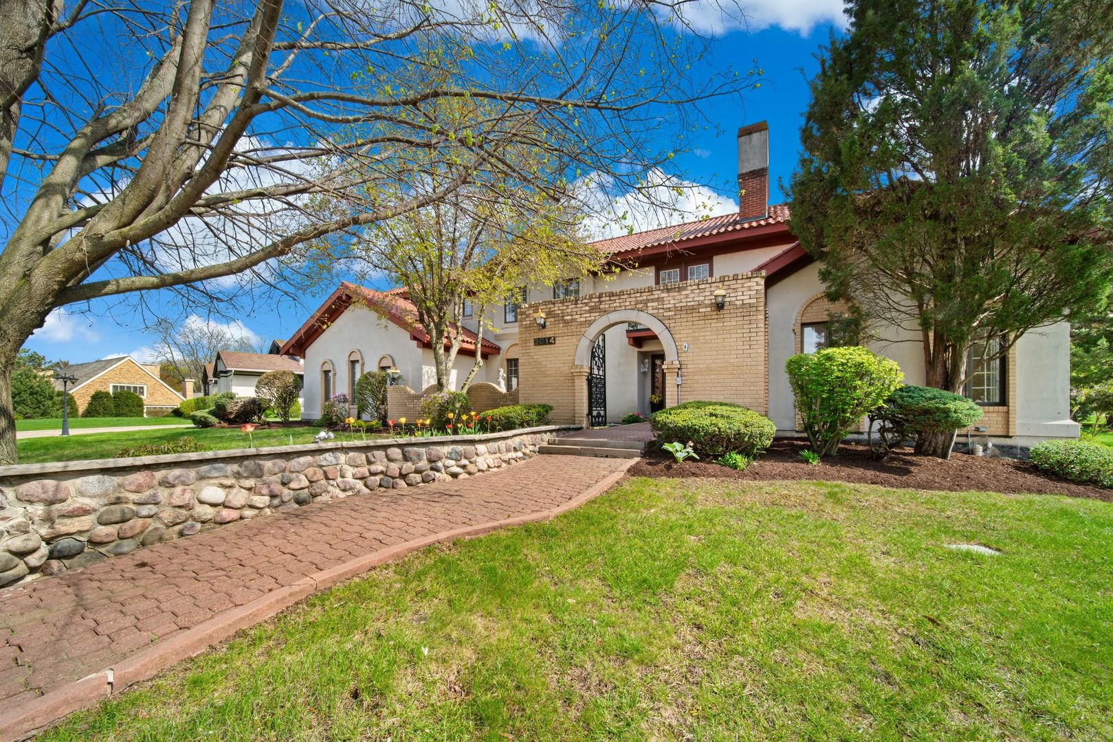 Oak Brook, Illinois, 60523, United States, 5 Bedrooms Bedrooms, ,6 BathroomsBathrooms,Residential,For Sale,1796873