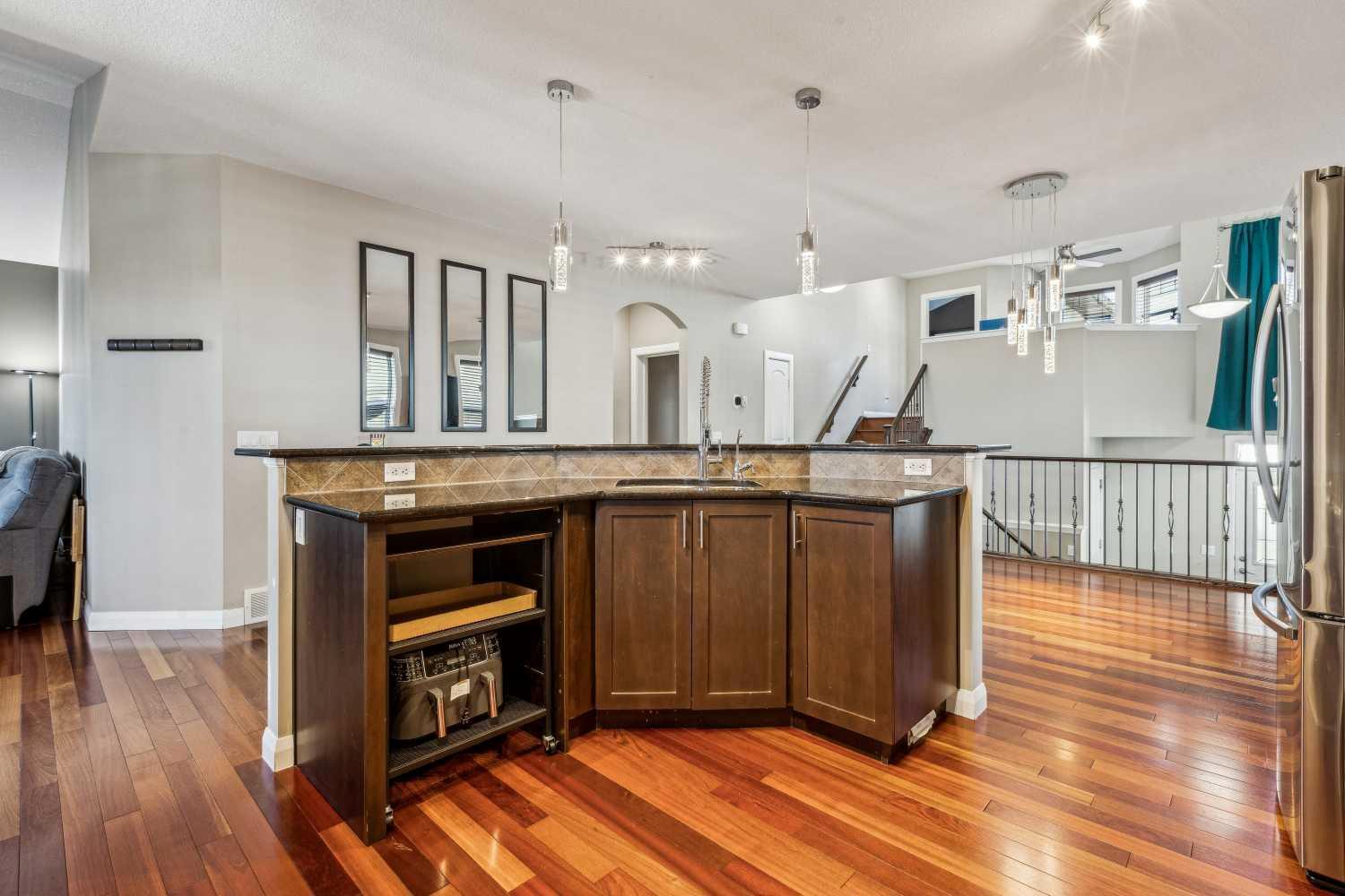 OKOTOKS, Alberta, T1S 0K1, CA, 4 Bedrooms Bedrooms, ,3 BathroomsBathrooms,Residential,For Sale,1948966