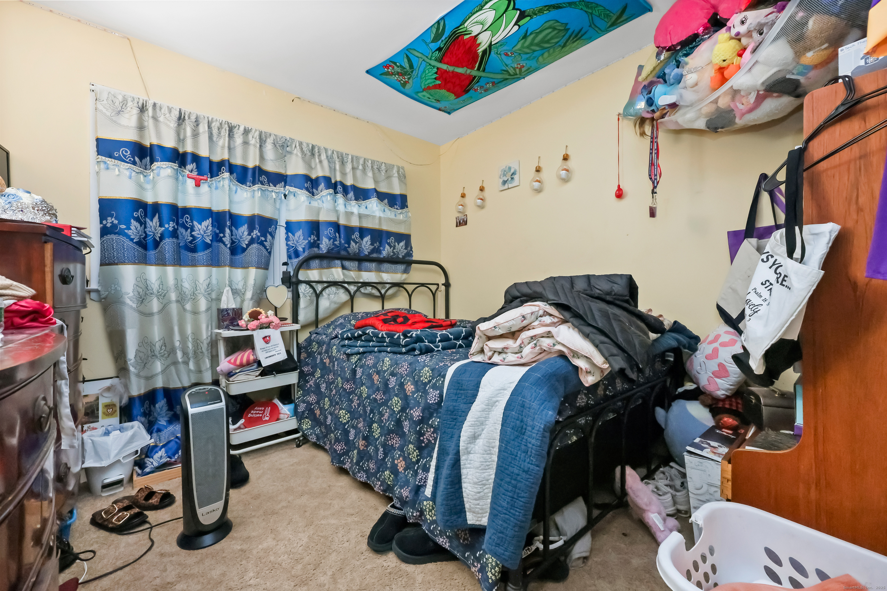 Stamford, Connecticut, 06902, United States, 6 Bedrooms Bedrooms, ,2 BathroomsBathrooms,Residential,For Sale,2003004