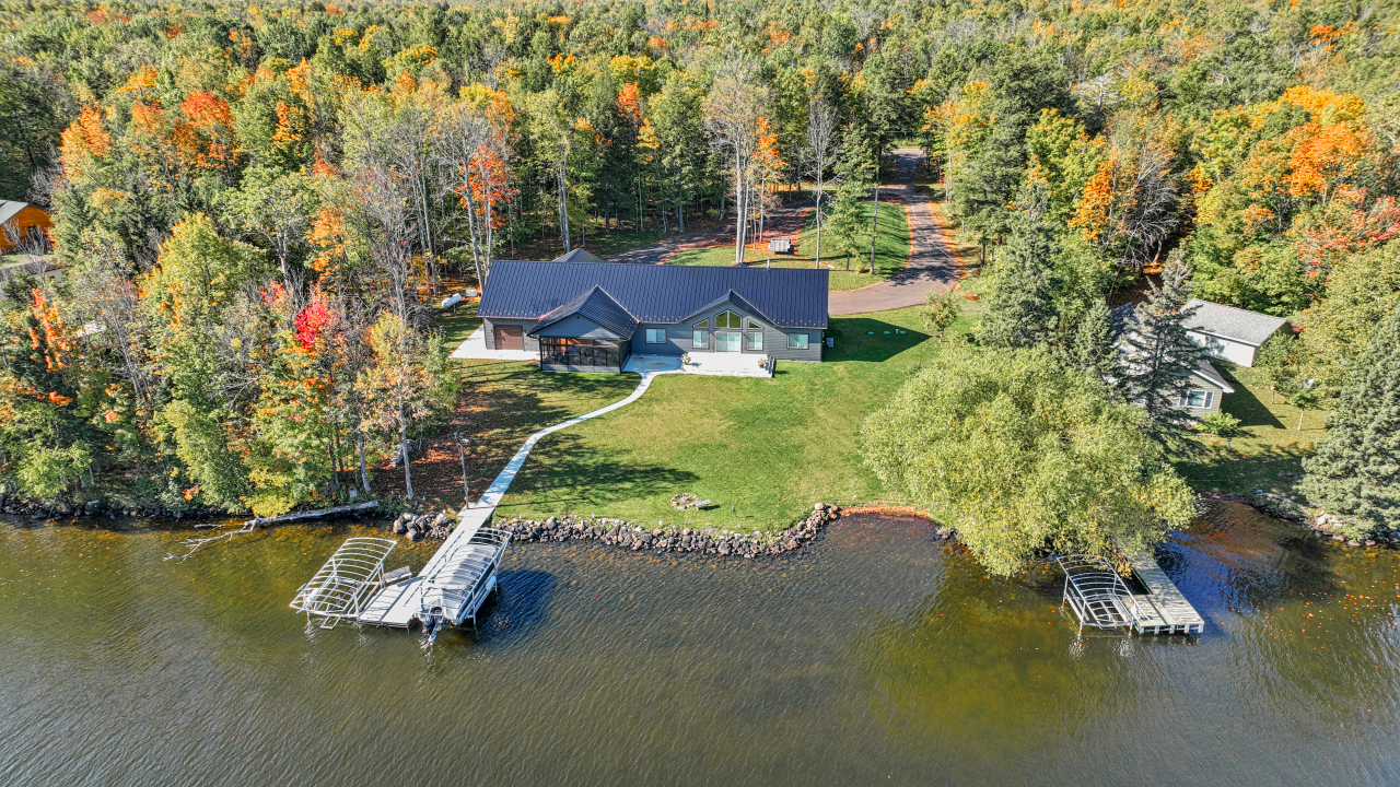 Marenisco, Wisconsin, 49947, United States, 4 Bedrooms Bedrooms, ,4 BathroomsBathrooms,Residential,For Sale,1984446