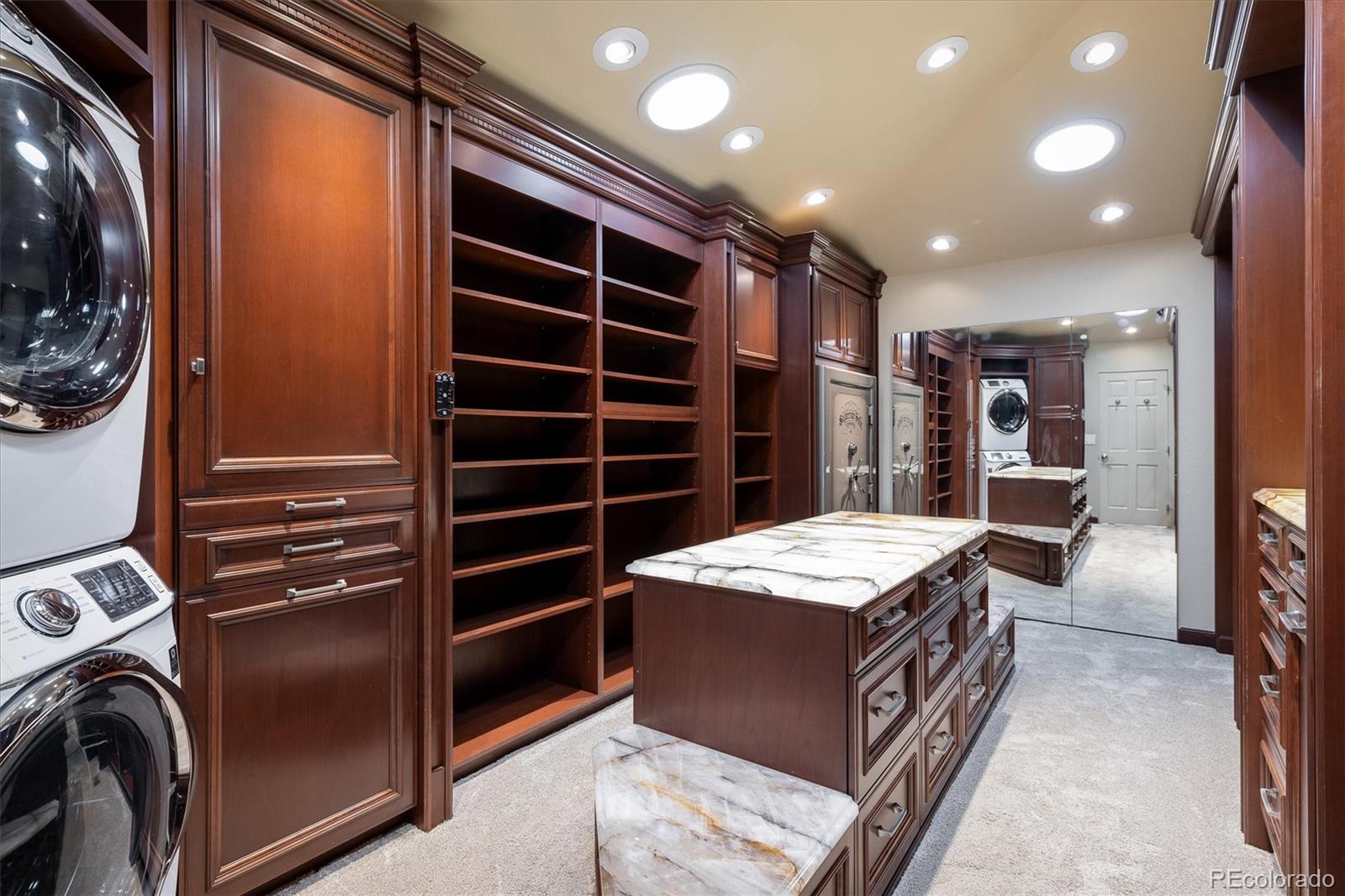 Centennial, Colorado, 80016, United States, 6 Bedrooms Bedrooms, ,4 BathroomsBathrooms,Residential,For Sale,1940890