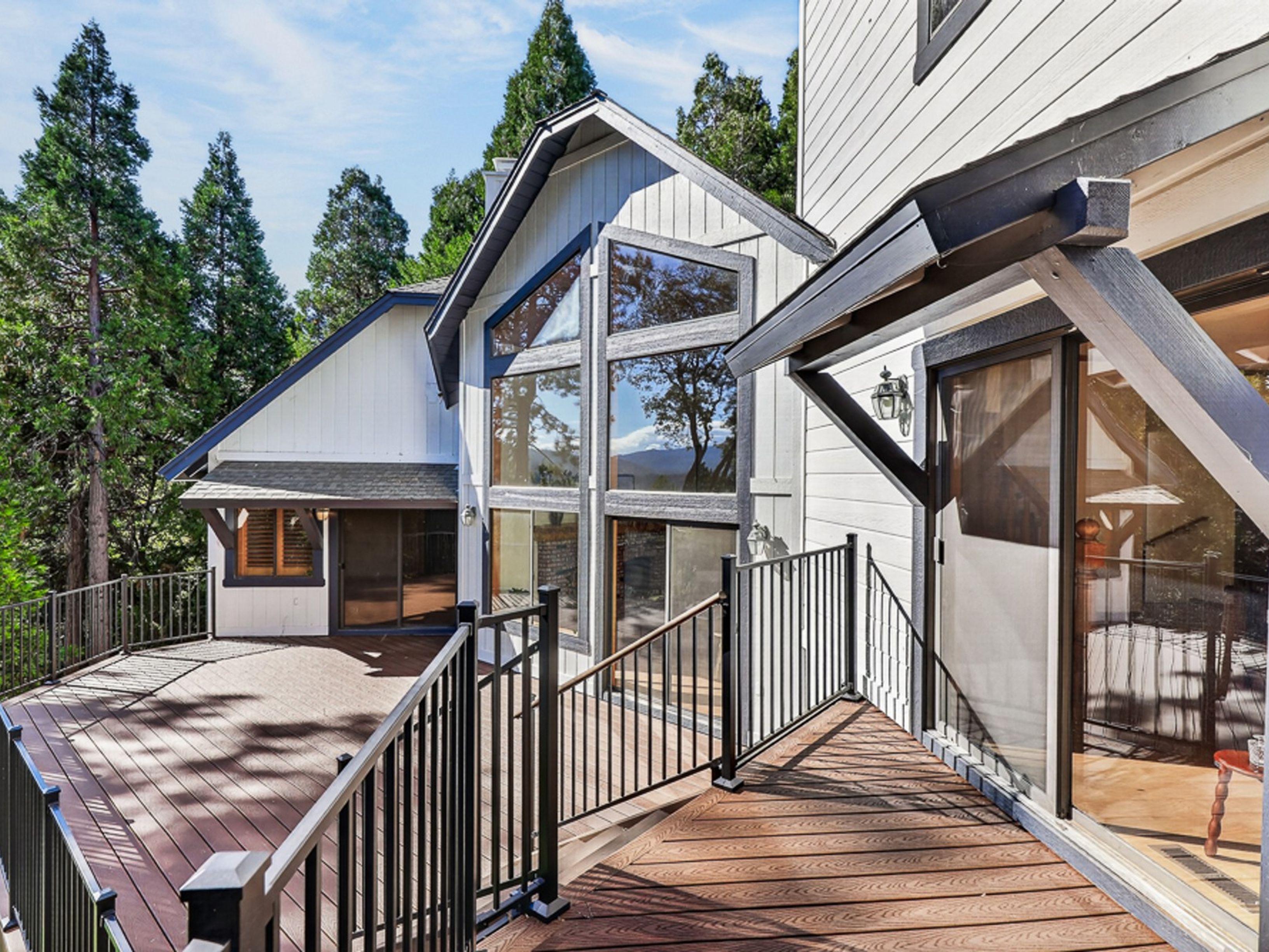  229 Shasta Drive, Lake Arrowhead, CA 92352 - 物件實景