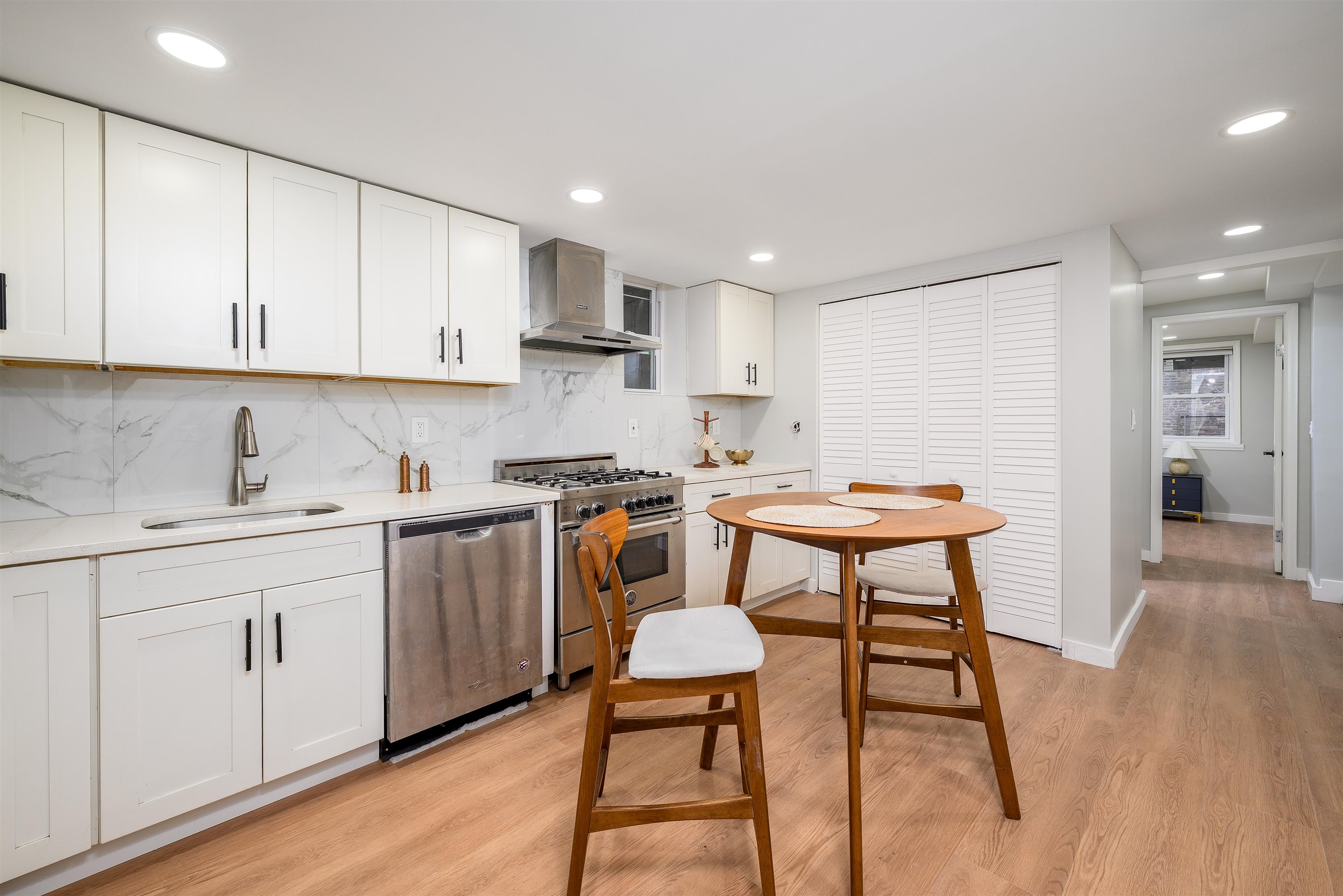 Jersey City, New Jersey, 07307, United States, 3 Bedrooms Bedrooms, ,2 BathroomsBathrooms,Residential,For Sale,1996189