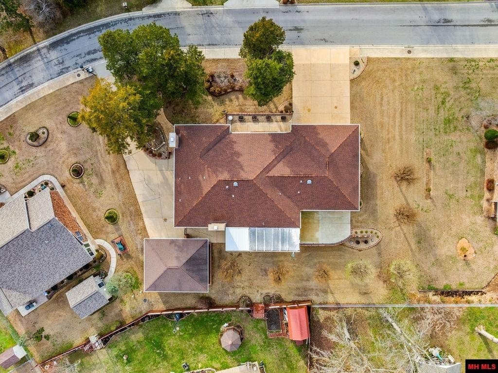 Mountain Home, Arkansas, 72653, United States, 3 Bedrooms Bedrooms, ,4 BathroomsBathrooms,Residential,For Sale,2025116