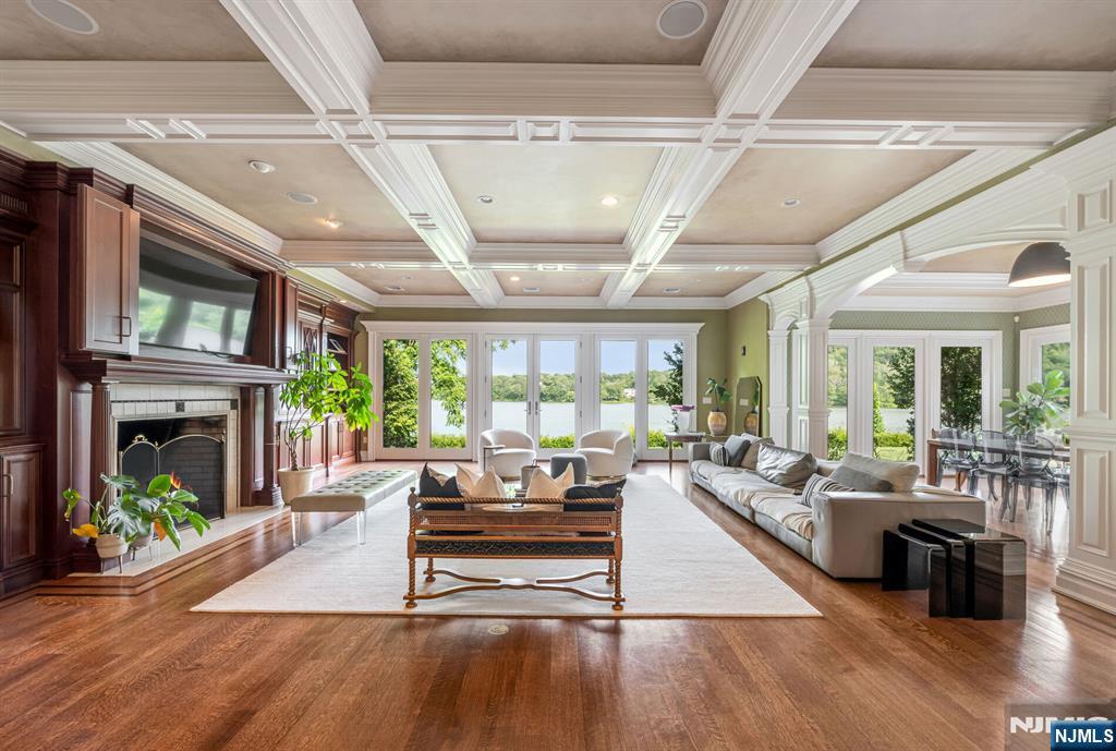 Franklin Lakes, New Jersey, 07417, United States, 6 Bedrooms Bedrooms, ,7 BathroomsBathrooms,Residential,For Sale,1903757