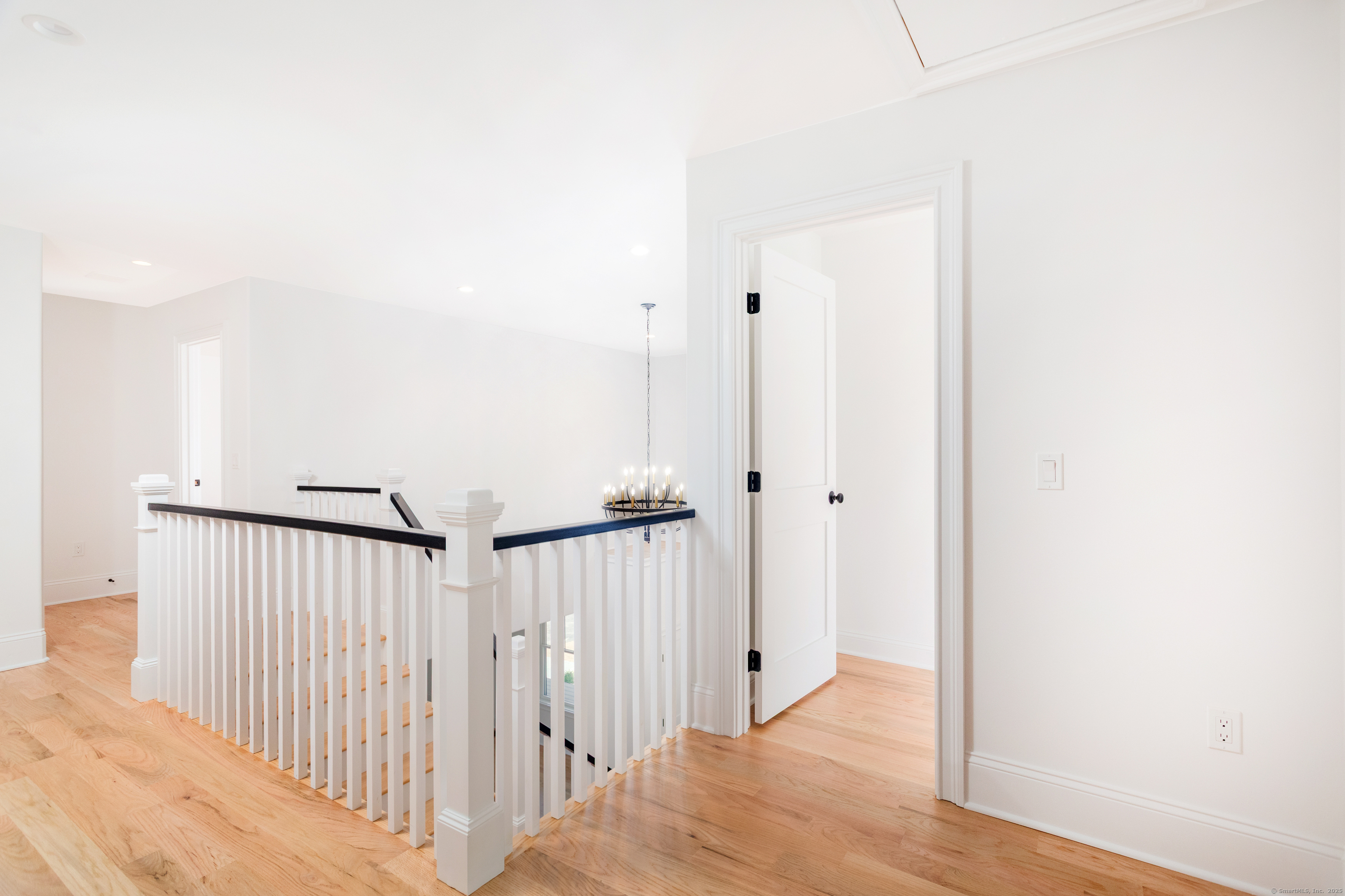 Stratford, Connecticut, 06614, United States, 4 Bedrooms Bedrooms, ,3 BathroomsBathrooms,Residential,For Sale,1906803