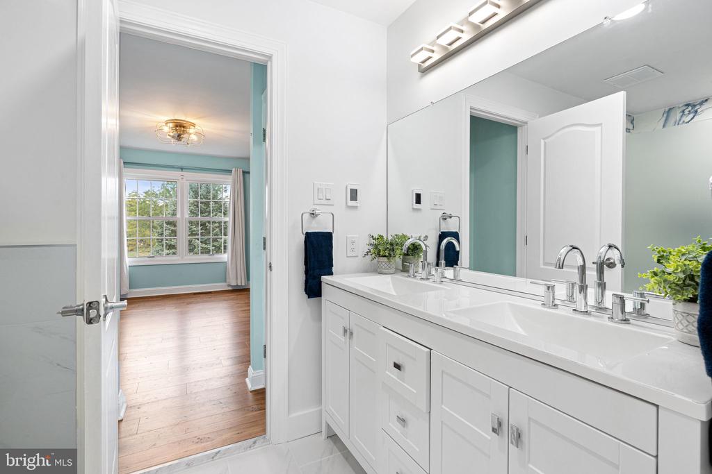 Newtown, Pennsylvania, 18940, United States, 4 Bedrooms Bedrooms, ,4 BathroomsBathrooms,Residential,For Sale,1941043