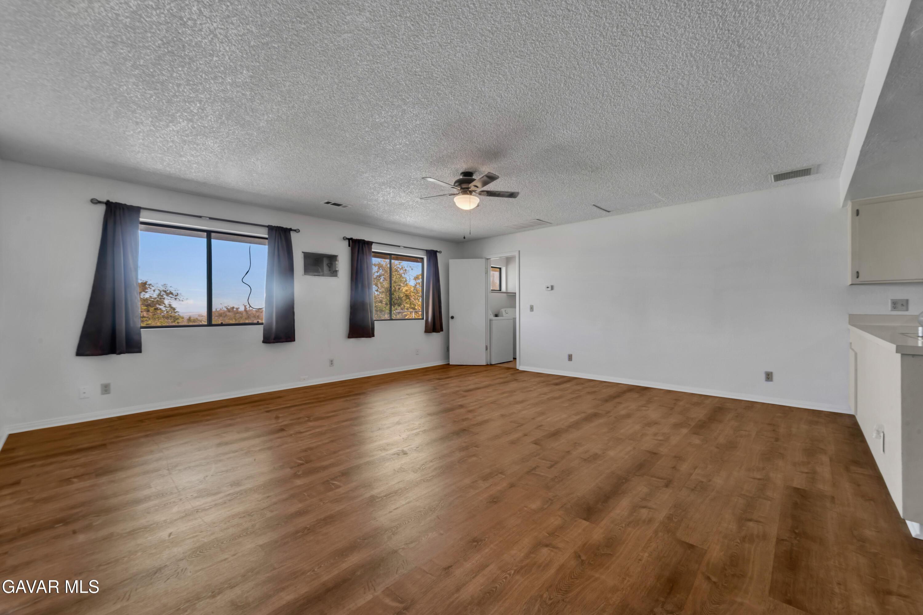 Pearblossom, California, 93553, United States, 4 Bedrooms Bedrooms, ,3 BathroomsBathrooms,Residential,For Sale,1971621