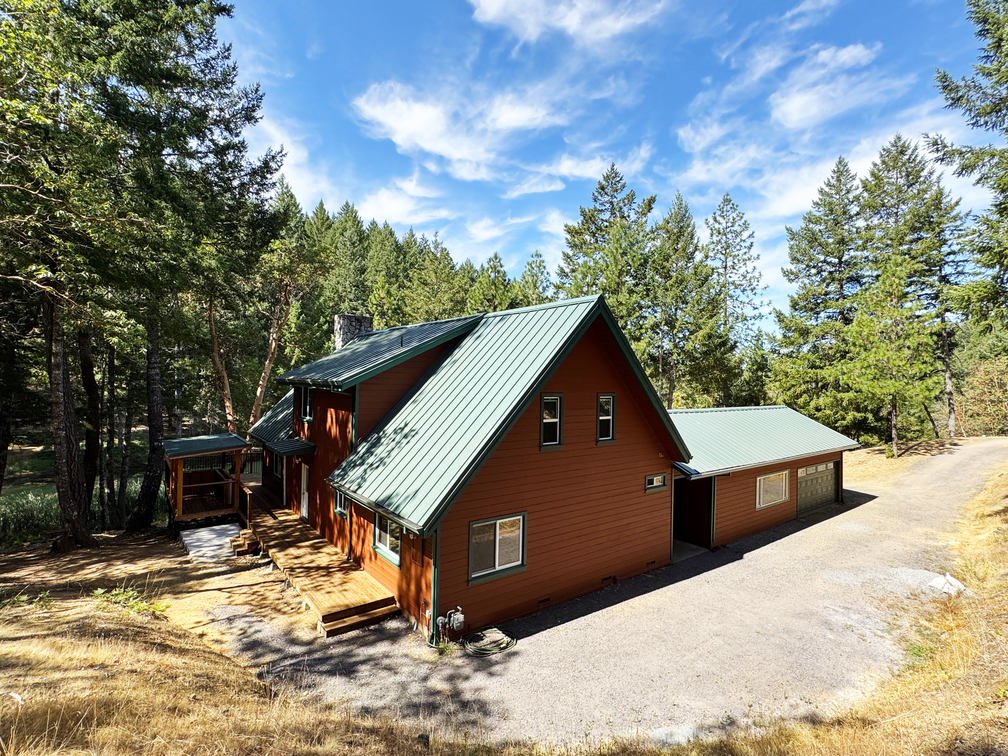 Willits, California, 95490, United States, 2 Bedrooms Bedrooms, ,2 BathroomsBathrooms,Residential,For Sale,1943077