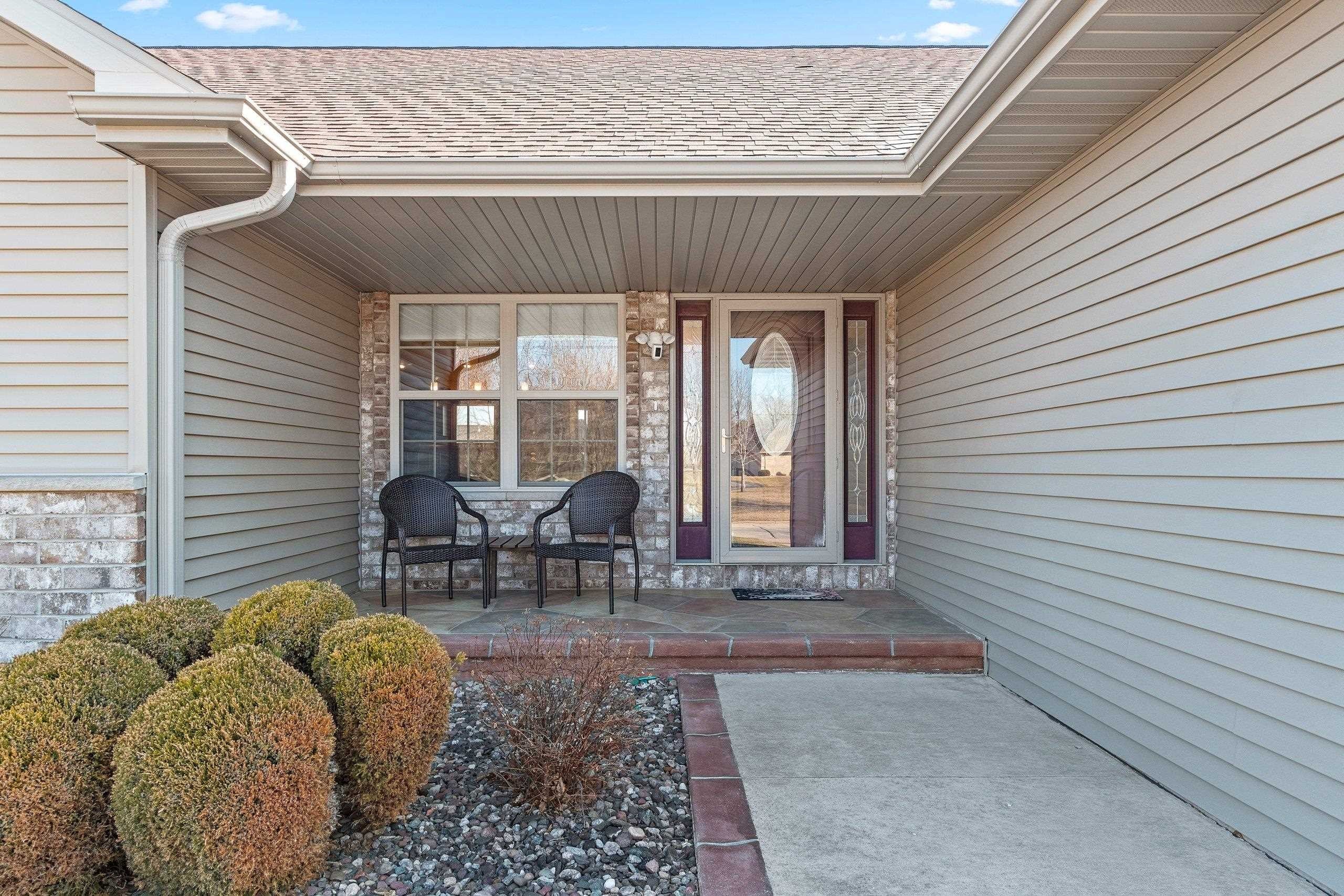 DE PERE, Wisconsin, 54115, United States, 5 Bedrooms Bedrooms, ,4 BathroomsBathrooms,Residential,For Sale,2048678