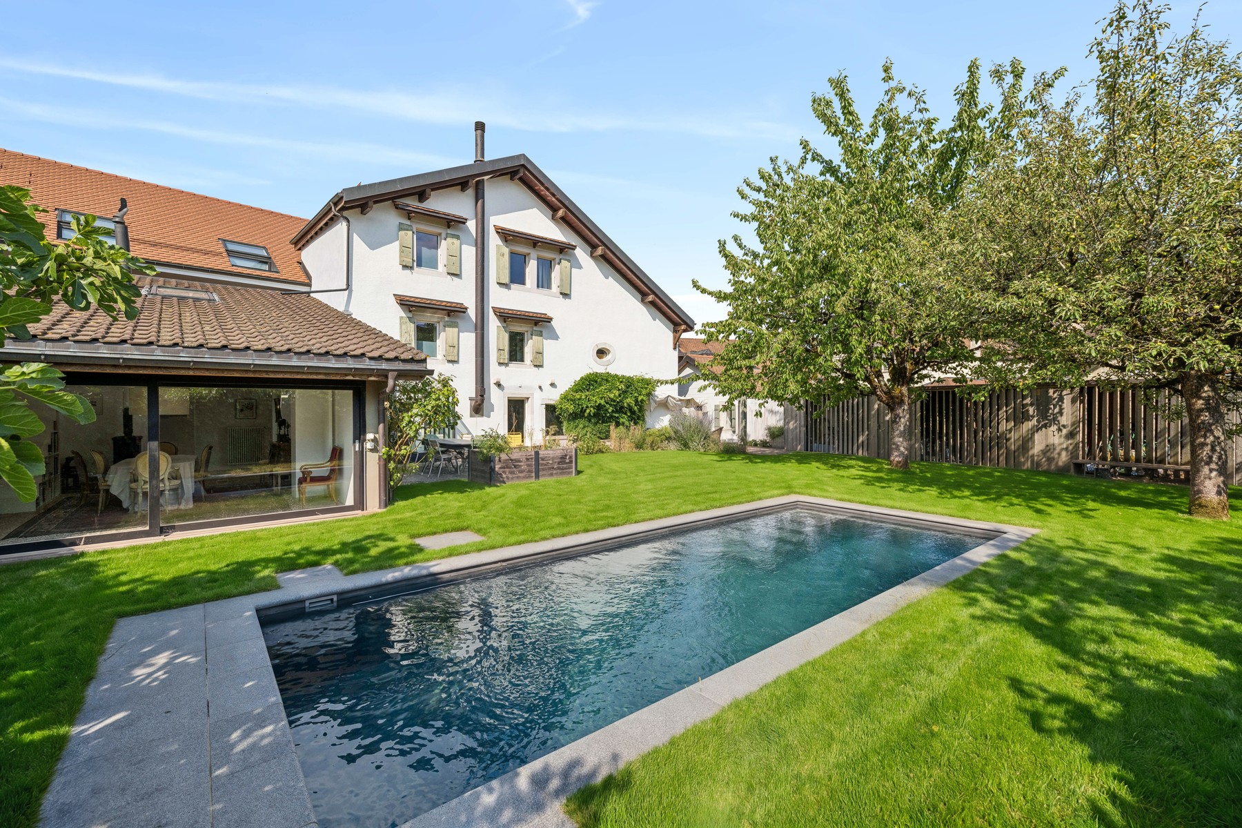  Charming home with a pool and investment potential - 物件實景