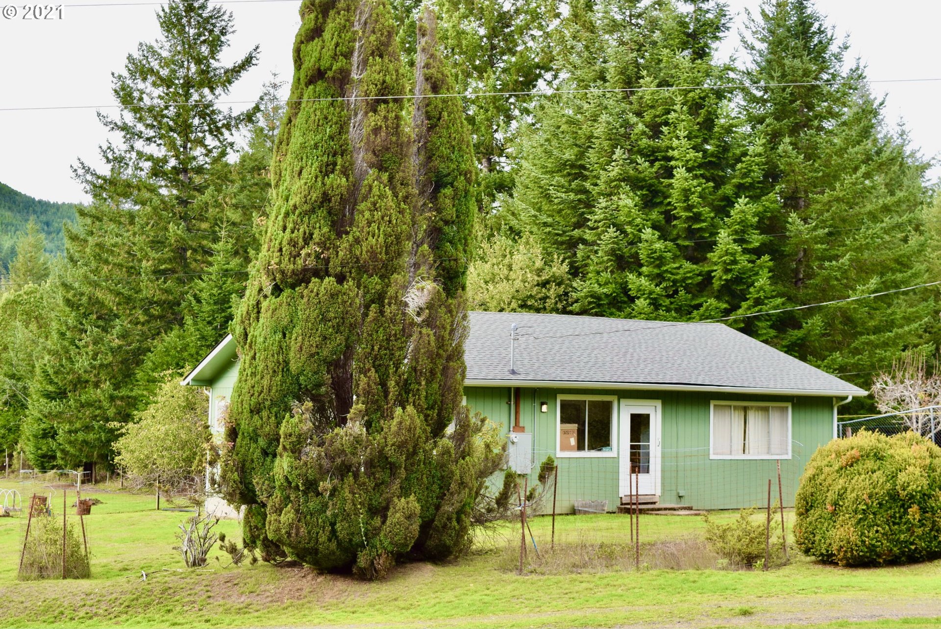 Gold Beach, Oregon, 97444, United States, 3 Bedrooms Bedrooms, ,1 BathroomBathrooms,Residential,For Sale,1980653