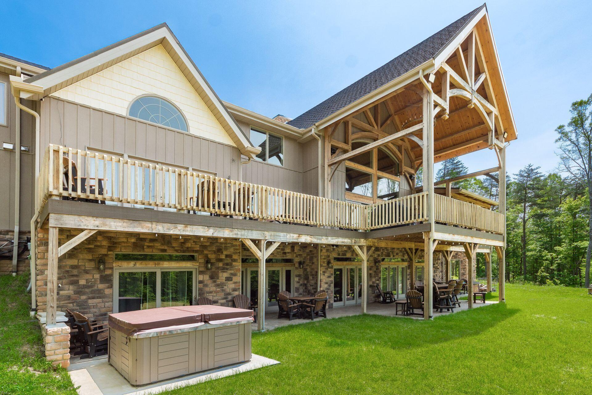 Rockbridge, Ohio, 43149, United States, 8 Bedrooms Bedrooms, ,14 BathroomsBathrooms,Residential,For Sale,1820005
