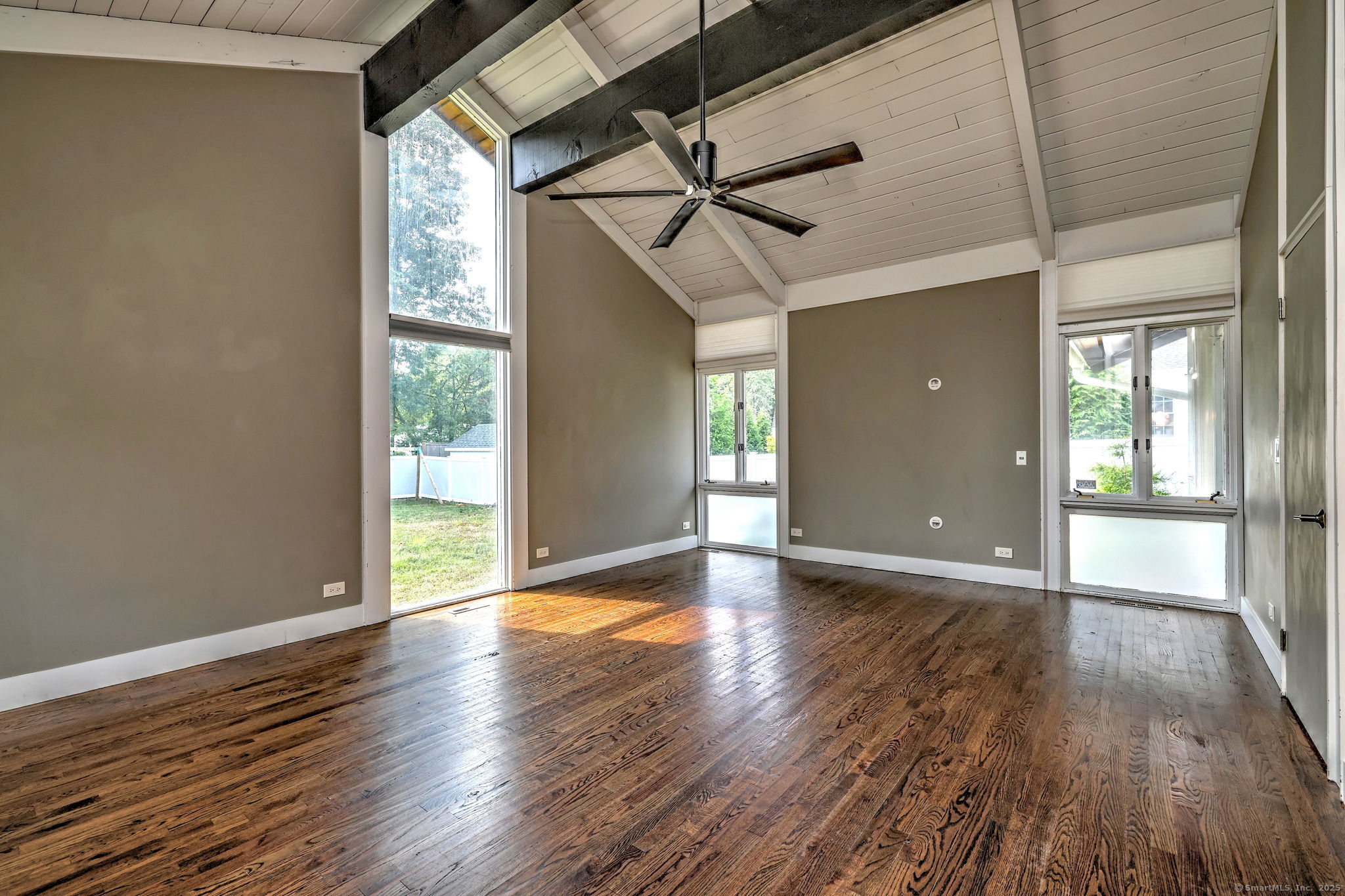 Hamden, Connecticut, 06517, United States, 4 Bedrooms Bedrooms, ,4 BathroomsBathrooms,Residential,For Sale,1942172
