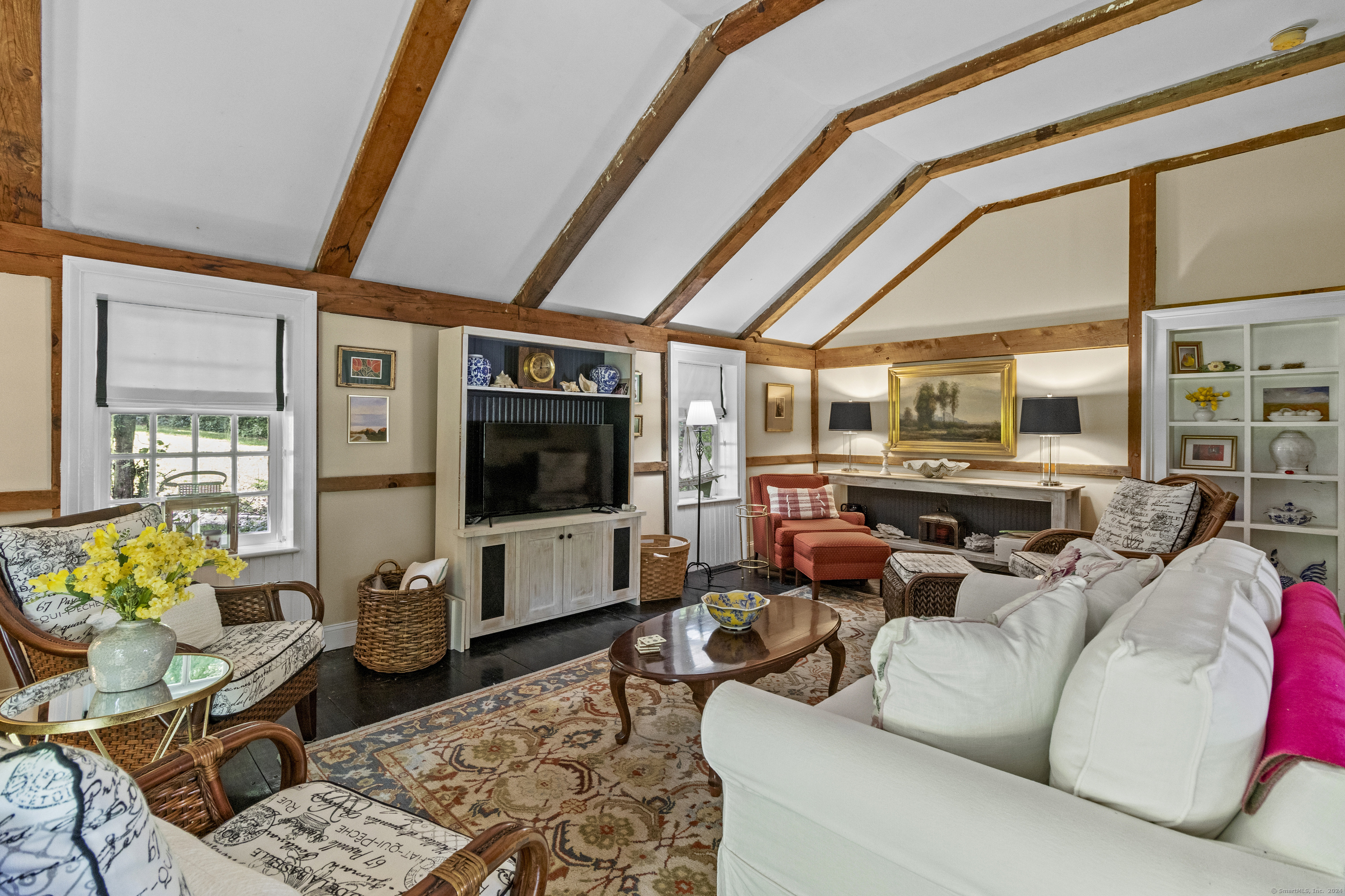 Newtown, Connecticut, 06482, United States, 3 Bedrooms Bedrooms, ,2 BathroomsBathrooms,Residential,For Sale,1828428