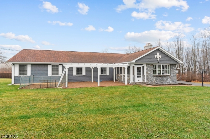 Mount Olive Twp., New Jersey, 07828, United States, 5 Bedrooms Bedrooms, ,3 BathroomsBathrooms,Residential,For Sale,2001791