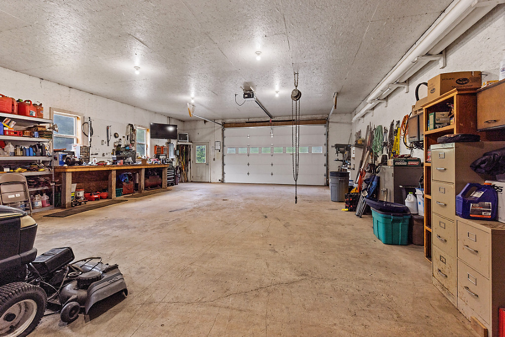 Palermo, Maine, 04354, United States, 3 Bedrooms Bedrooms, ,3 BathroomsBathrooms,Residential,For Sale,1885908