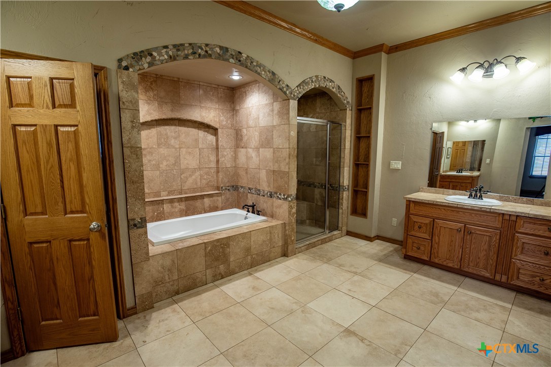 La Vernia, Texas, 78121, United States, 2 Bedrooms Bedrooms, ,3 BathroomsBathrooms,Residential,For Sale,2001735