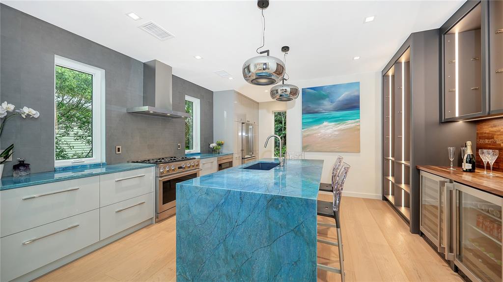 Longboat Key, Florida, 34228, United States, 5 Bedrooms Bedrooms, ,5 BathroomsBathrooms,Residential,For Sale,1766369