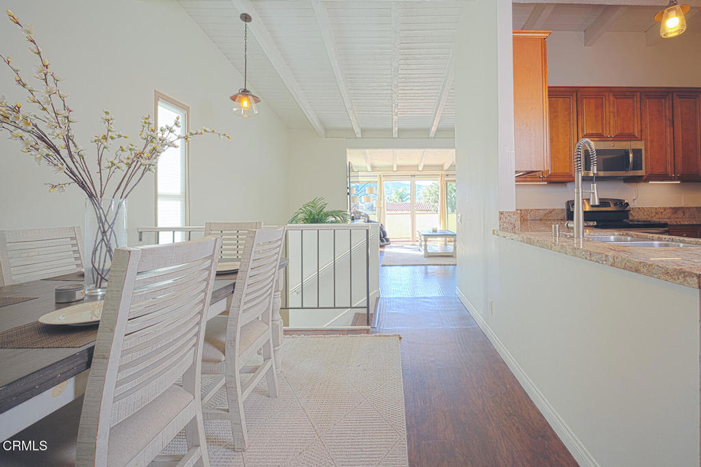 Thousand Oaks, California, 91360, United States, 3 Bedrooms Bedrooms, ,2 BathroomsBathrooms,Residential,For Sale,2005872