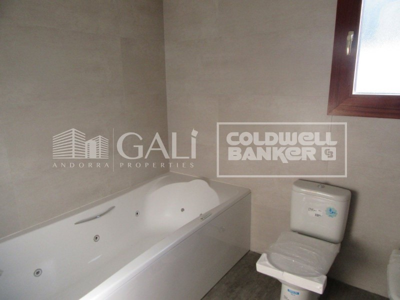 Canillo, Andorra, AD, 4 Bedrooms Bedrooms, ,2 BathroomsBathrooms,Residential,For Sale,1628029