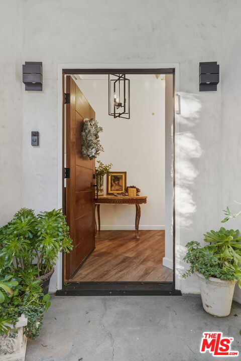 Los Angeles, California, 90049, United States, 3 Bedrooms Bedrooms, ,3 BathroomsBathrooms,Residential,For Sale,2002903