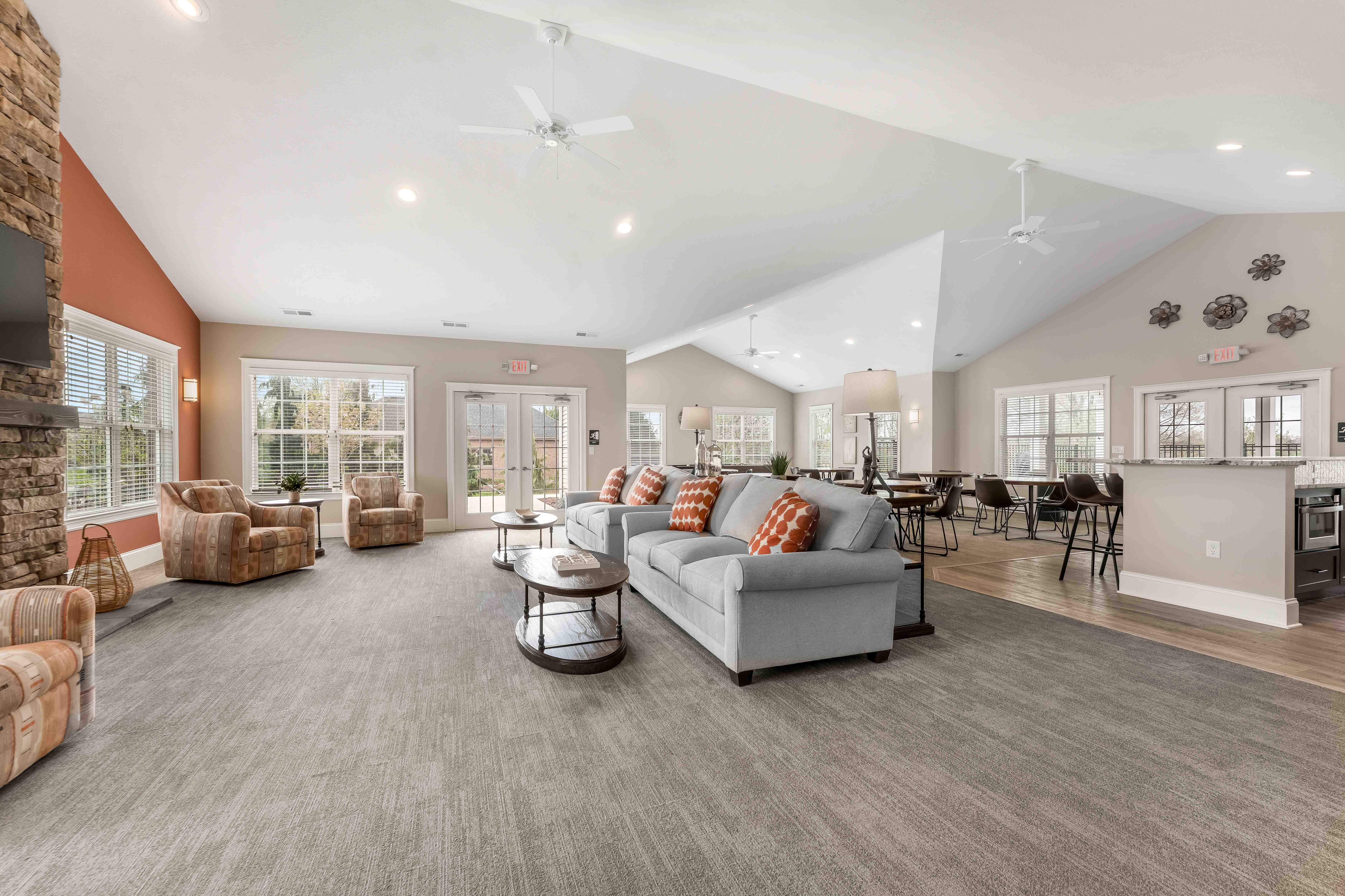  2003 South Links Avenue - 物件實景