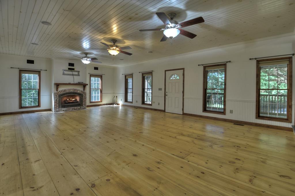 Blue Ridge, Georgia, 30513, United States, 3 Bedrooms Bedrooms, ,4 BathroomsBathrooms,Residential,For Sale,1858948