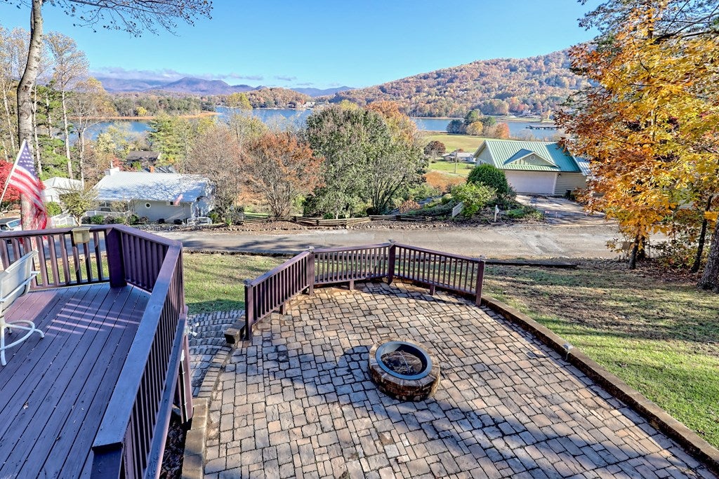 Young Harris, Georgia, 30582, United States, 4 Bedrooms Bedrooms, ,5 BathroomsBathrooms,Residential,For Sale,1987920