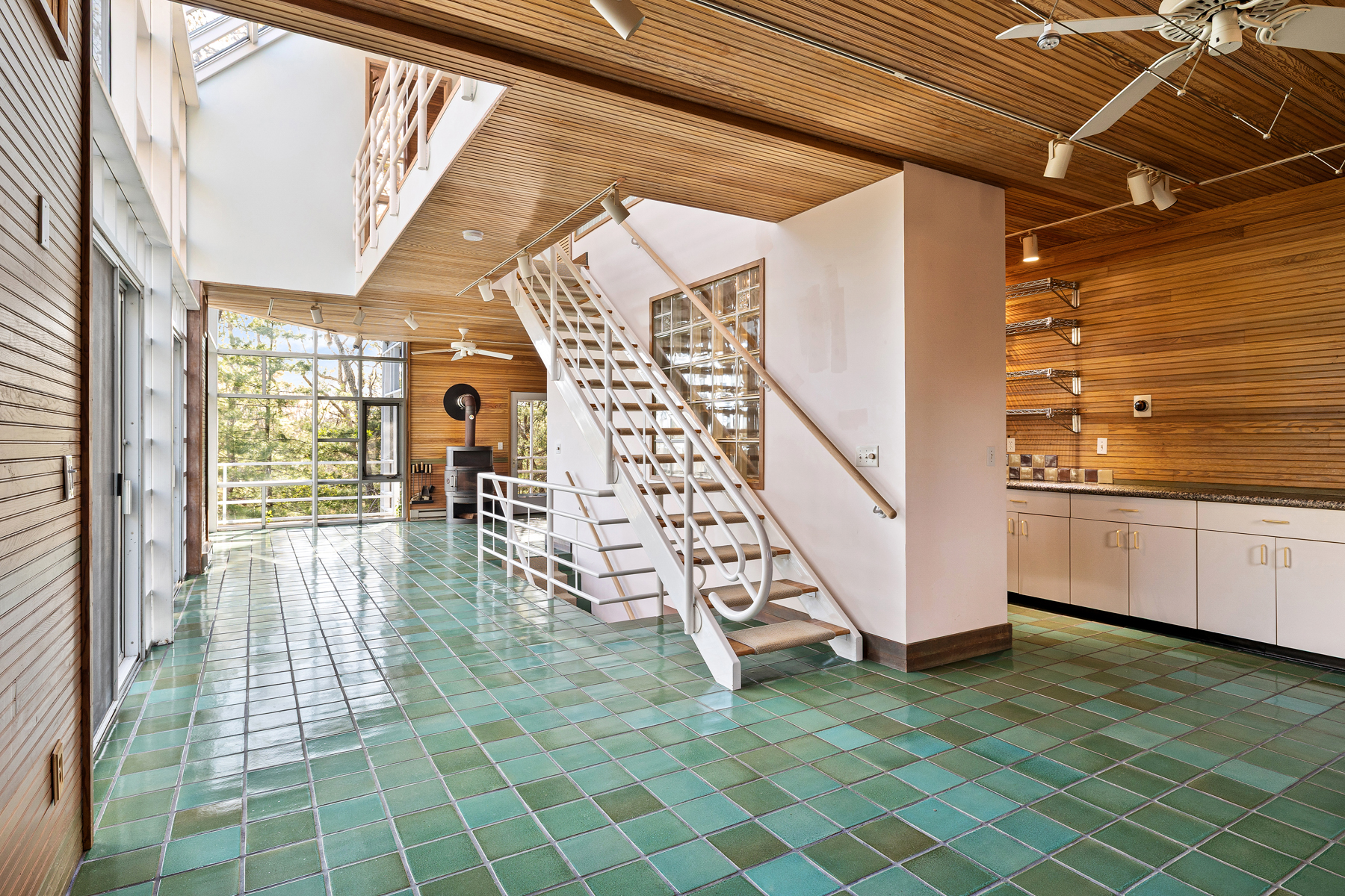  Treetop Modernism with Slocum River Views - 物件實景